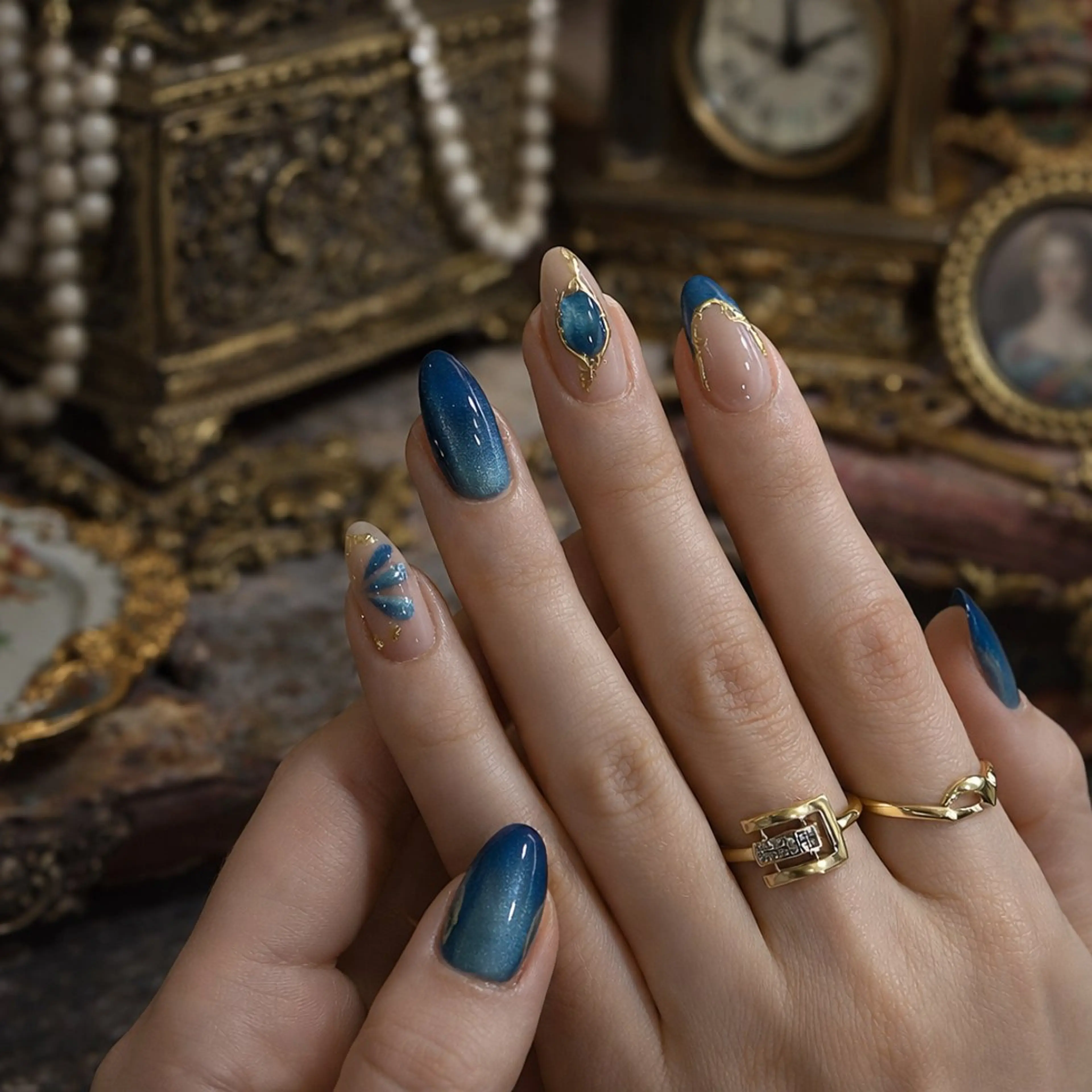 ネイル アートネイル ゴールド 春ネイル ハンドネイル Roger 舞のネイルデザイン