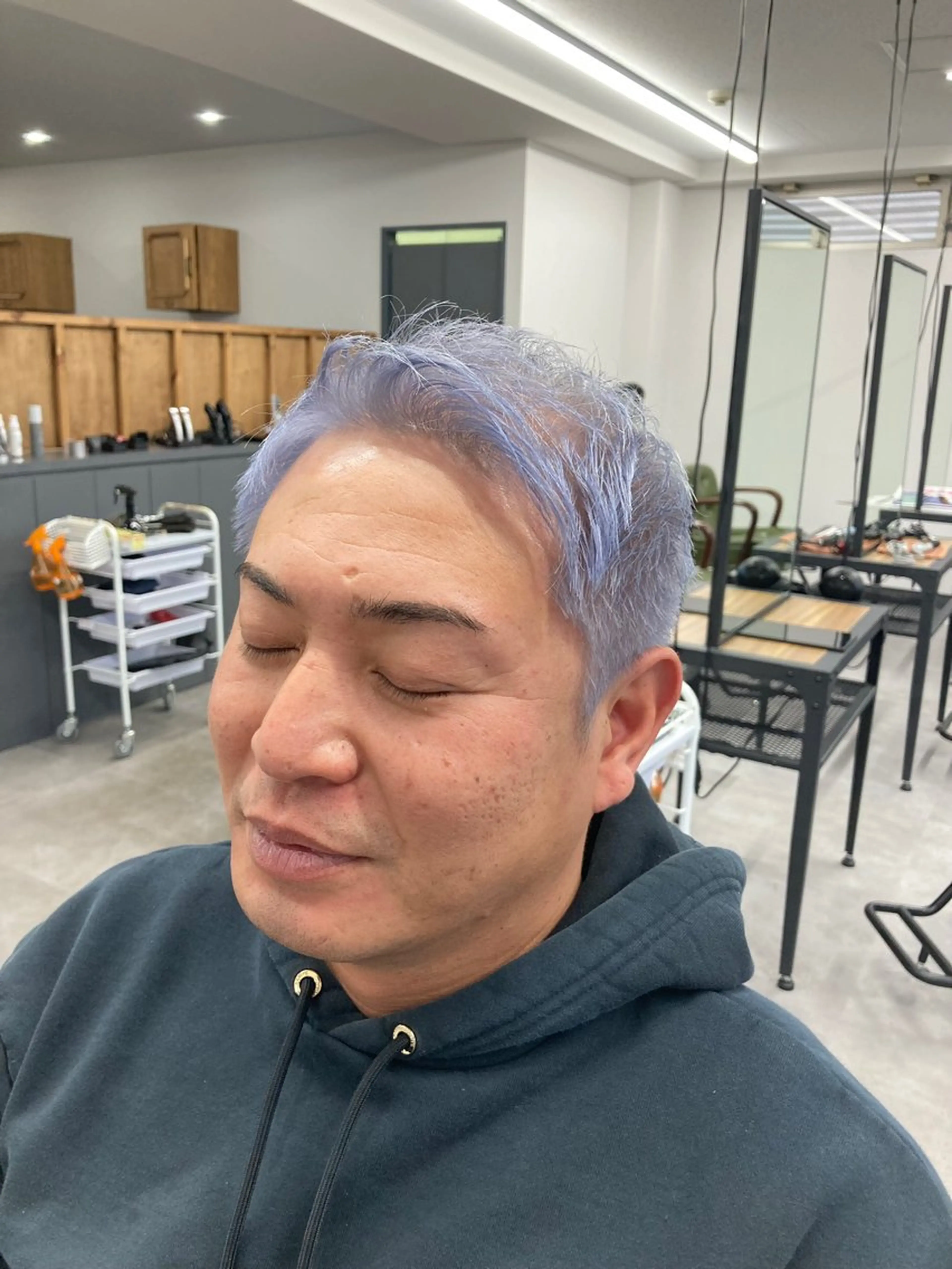 カラー メンズ ブルーカラー ブルーラベンダー ラベンダーカラー シルバー カット ヘアカラー SHAFT Ieiriのヘアスタイル