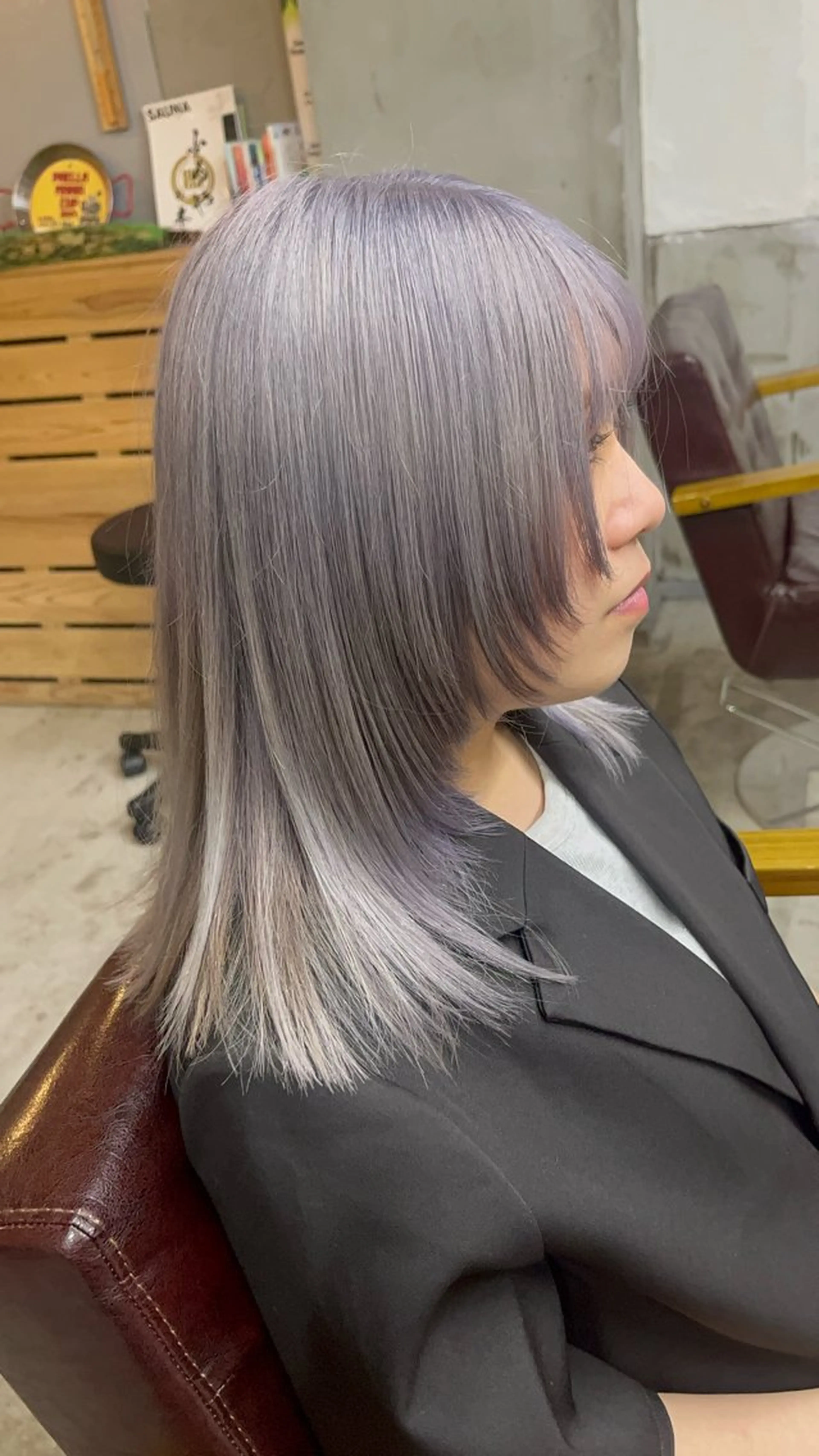 カラー 秋山 美奈のヘアスタイル