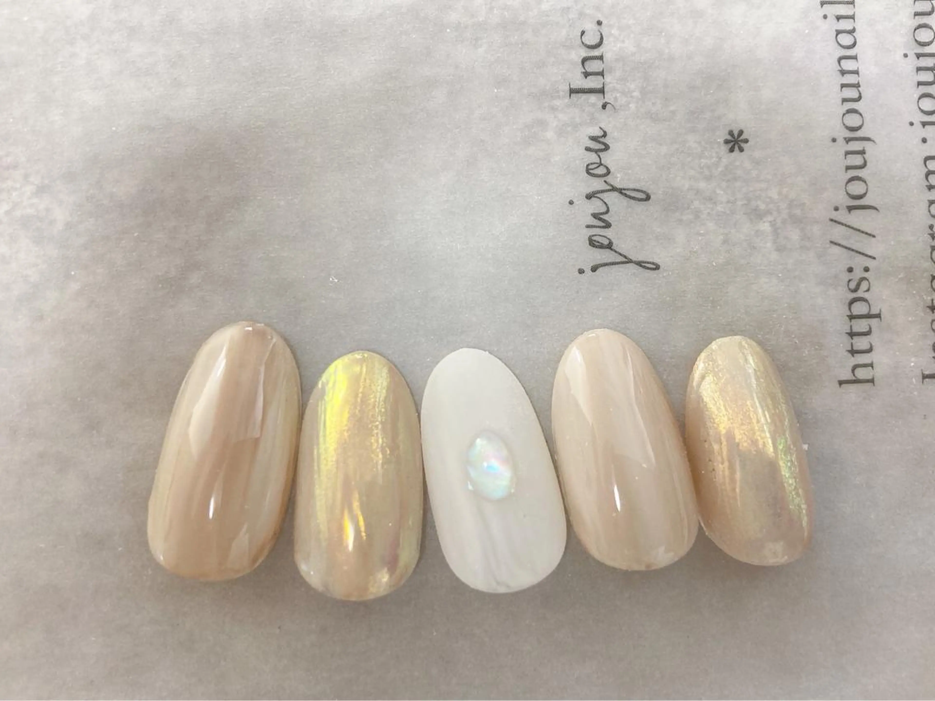 ネイル mogunail &blowのネイルデザイン