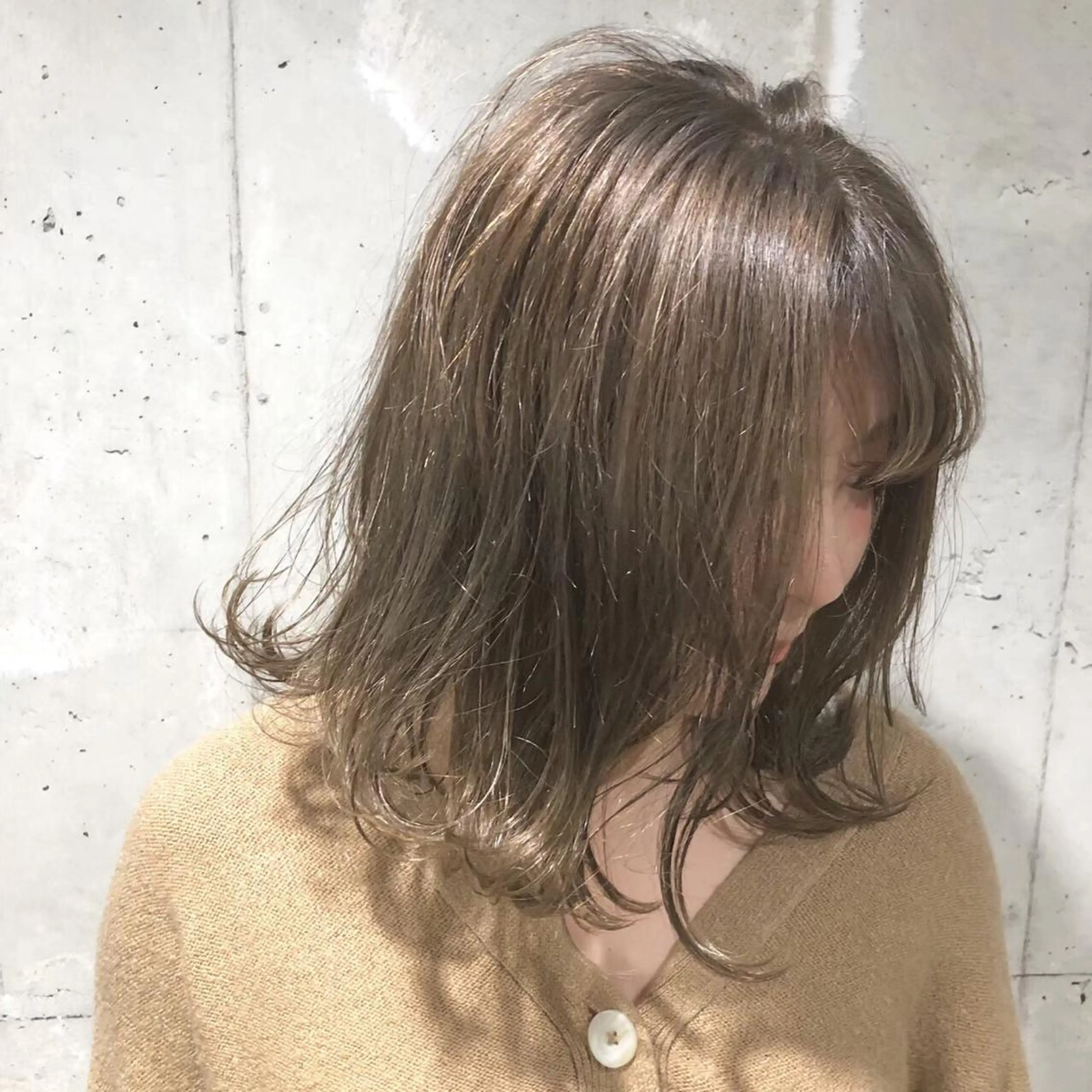 ミディアム カラー ヘアカラー トリートメント ヘッドスパ レイヤーカット 韓国ヘアayameのヘアスタイル