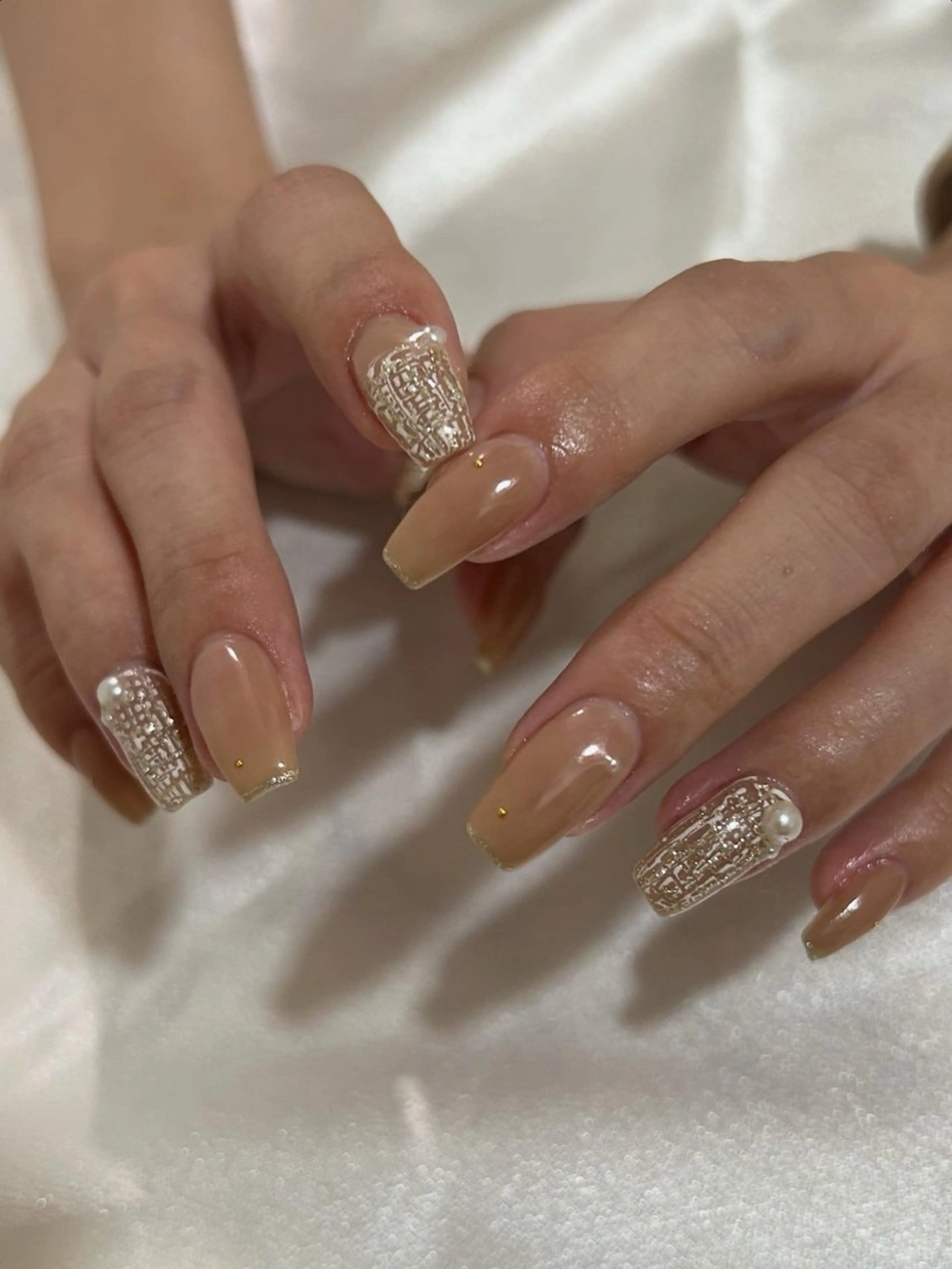 ネイル カジュアル 成人式 フレンチネイル ガーリー キラキラネイル ハンドネイル ハンドケア lyly.nail所属・lylynail YUUKAのネイルデザイン