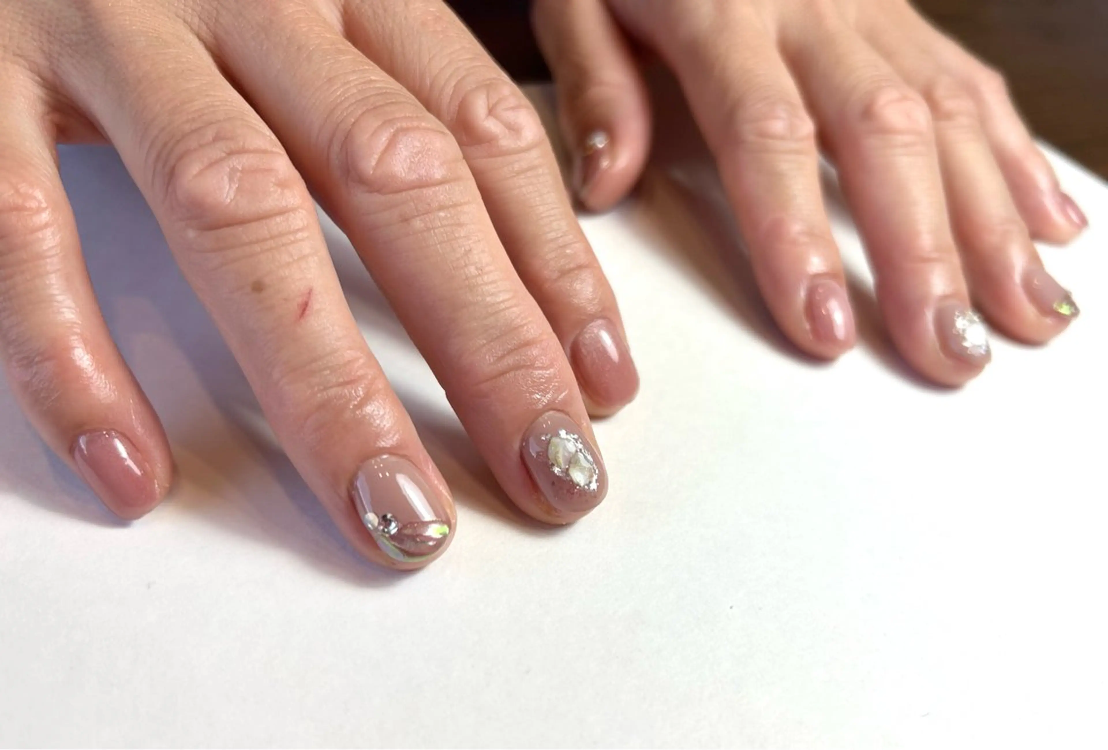 ネイル 氷ネイル・うるうるネイル マグネットネイル 夏ネイル ハンドネイル le_rire _nailのネイルデザイン