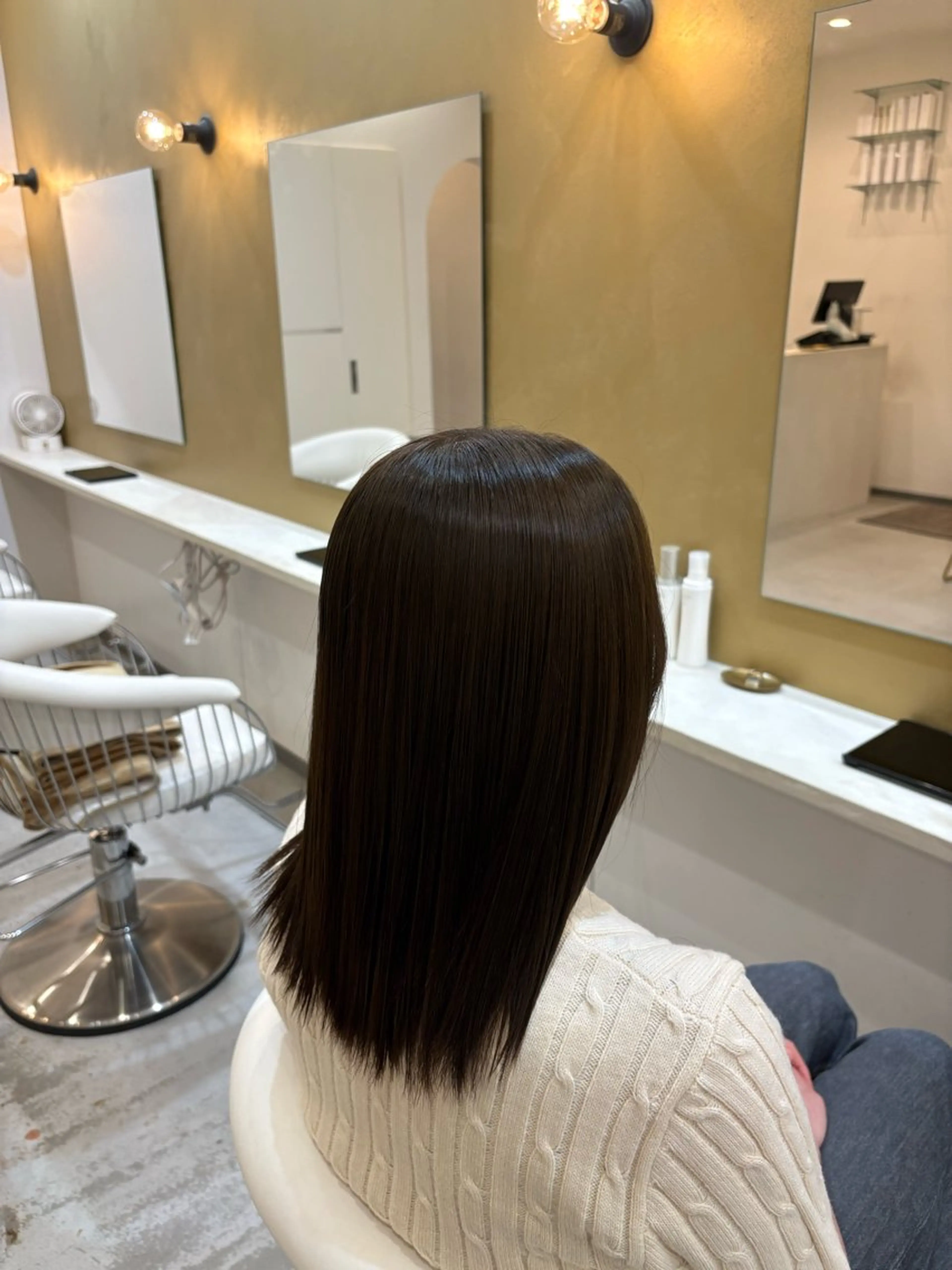 ミディアム カラー 加賀谷 乙葉のヘアスタイル