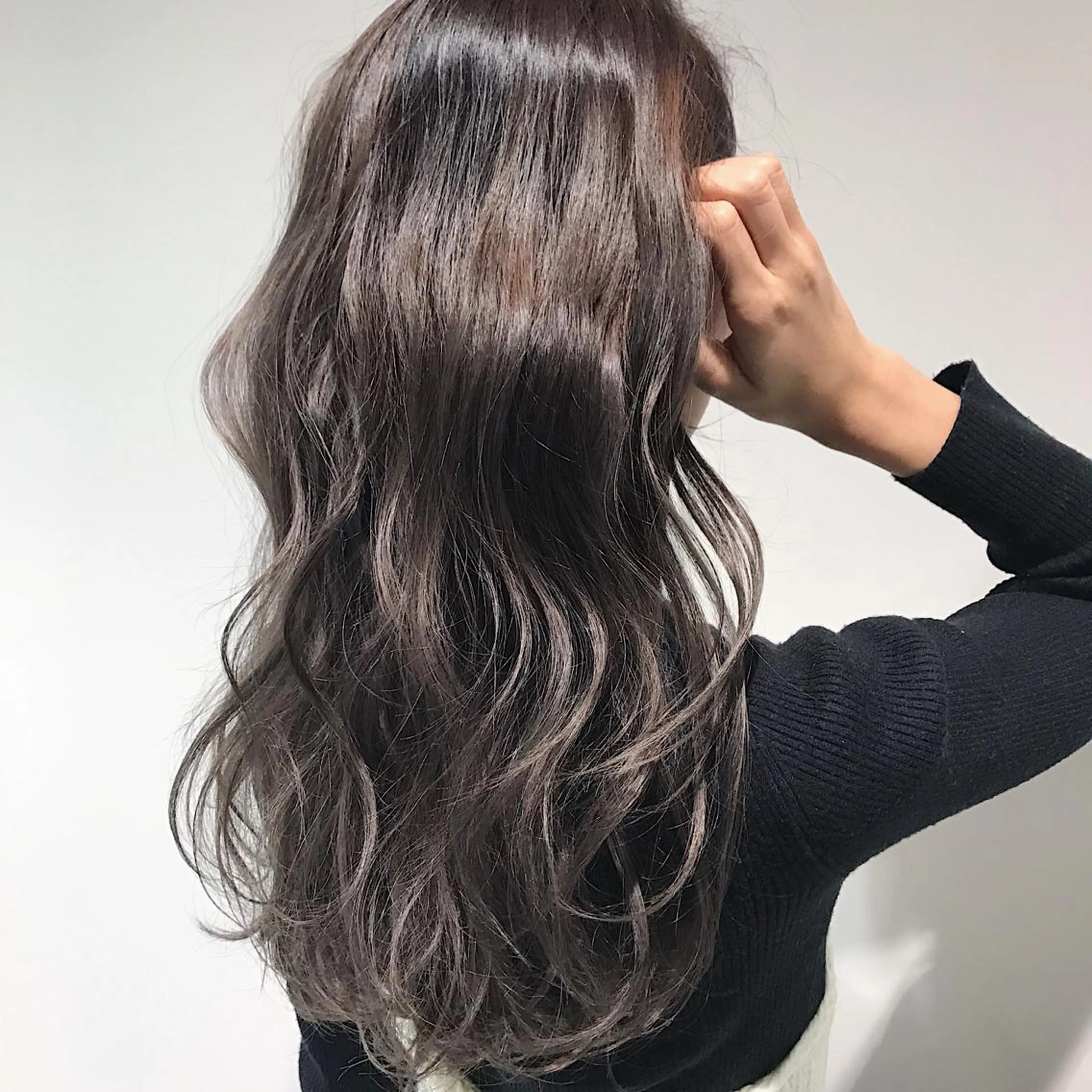 ロング カラー ヘアアレンジ Zina渋谷エリア マネージャShionのヘアスタイル