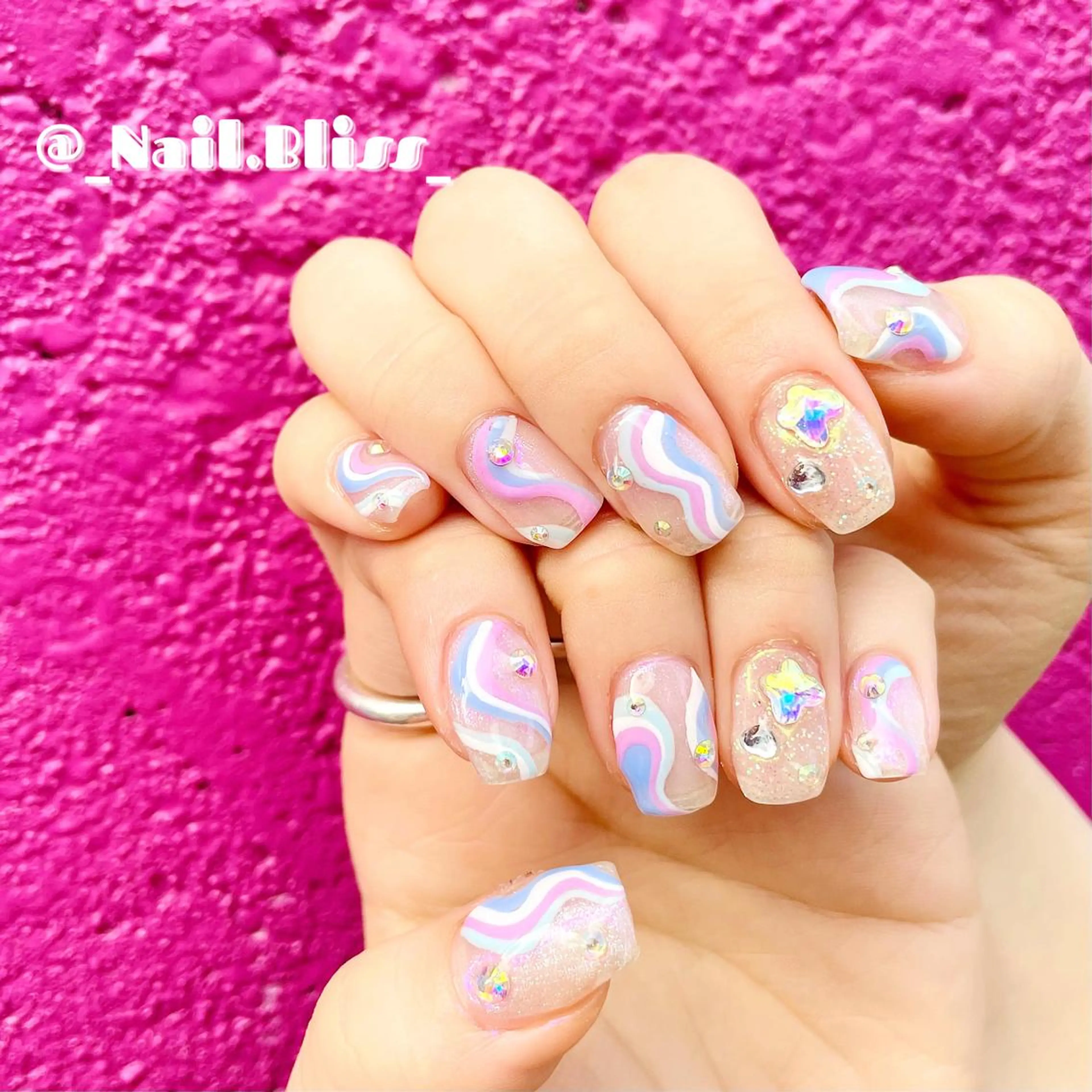 ネイル オーロラネイル ハンドネイル NAIL BLISSのネイルデザイン