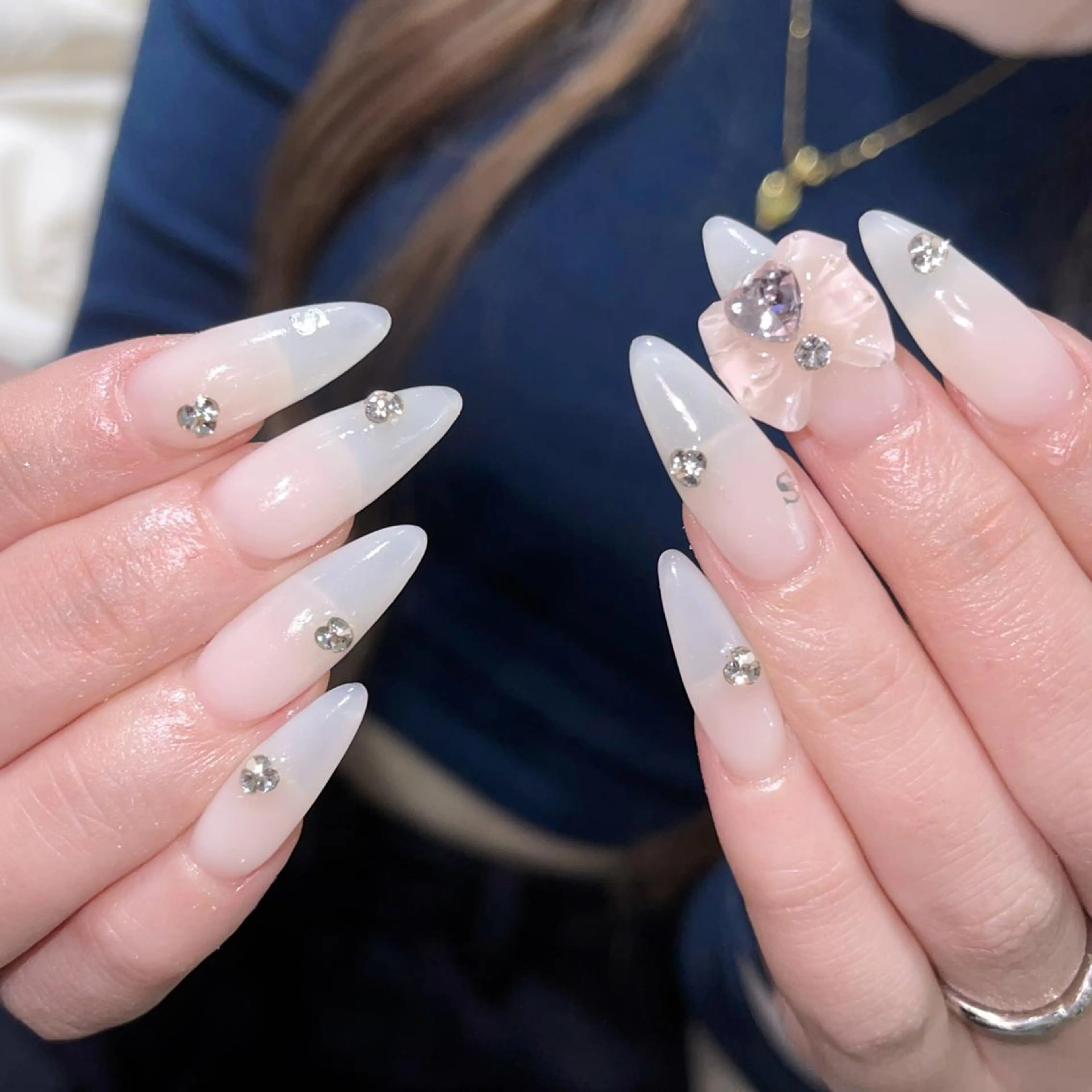 ネイル ハンドネイル Queens テイのネイルデザイン