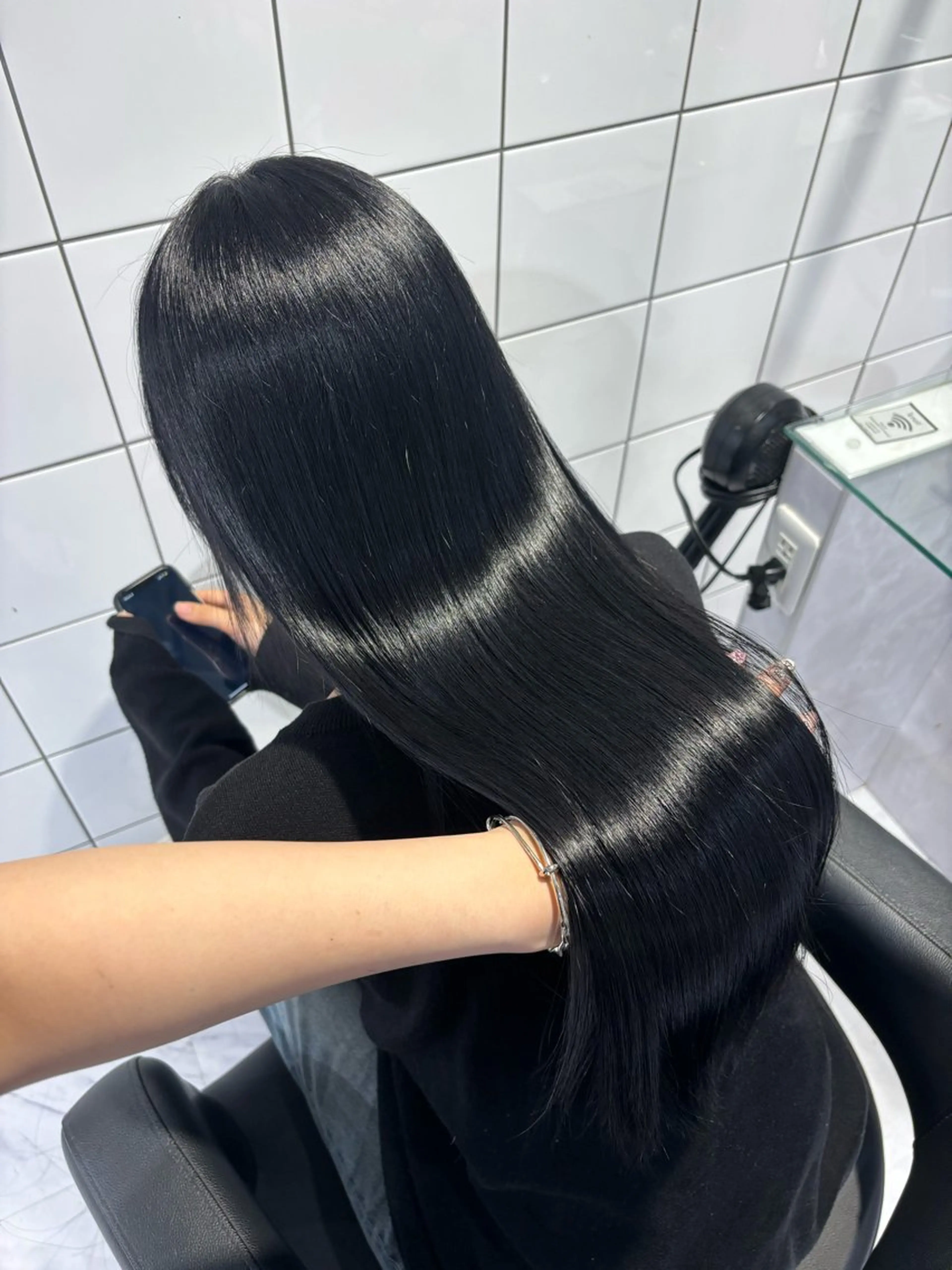 ロング カラー 黒髪 ブルーカラー ブルーブラック 髪質改善 ヘアカラー トリートメント ヘッドスパ ヘアセット 表参道♡暗髪♡ 艶カラー♡アユミのヘアスタイル