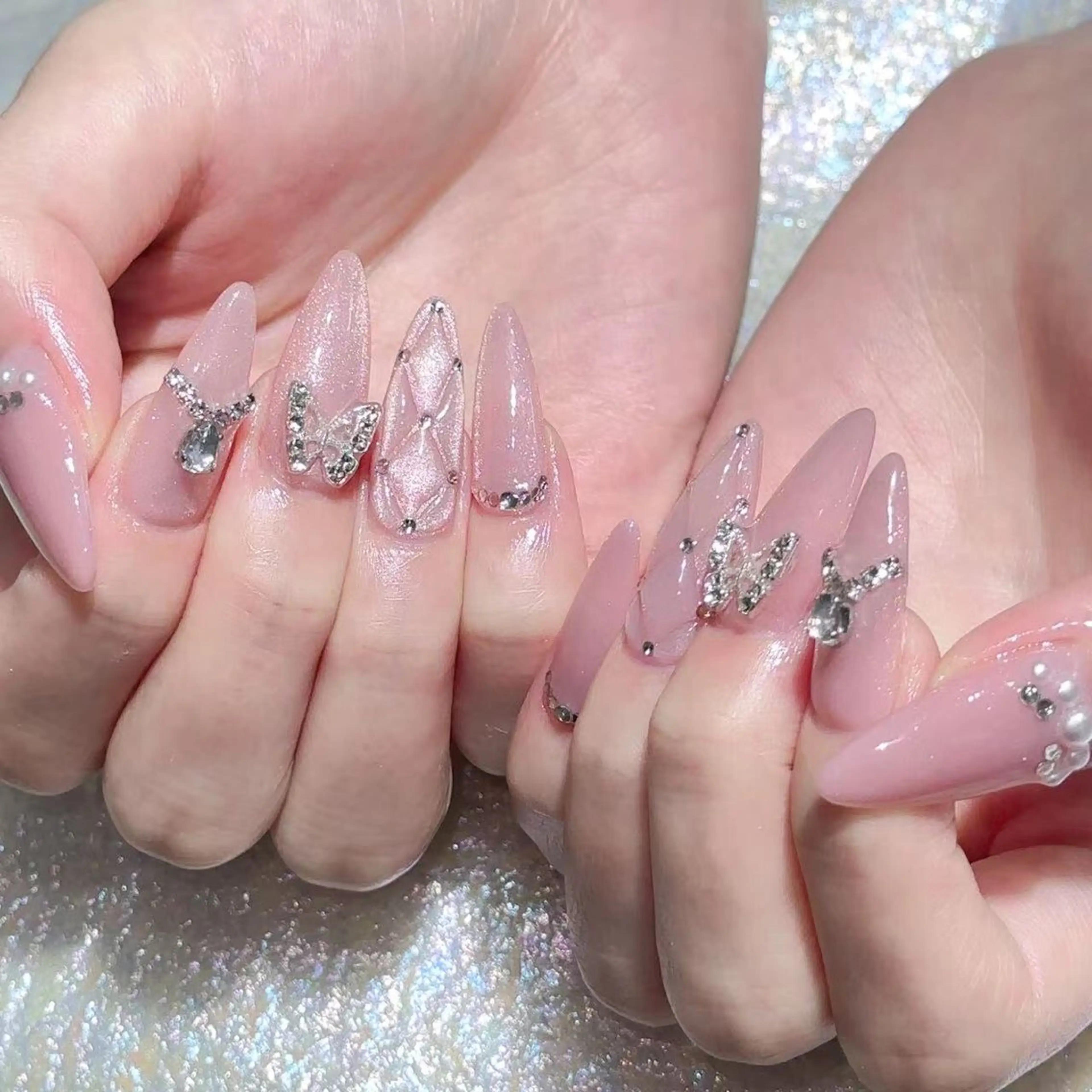 ネイル ハンドネイル Queens テイのネイルデザイン
