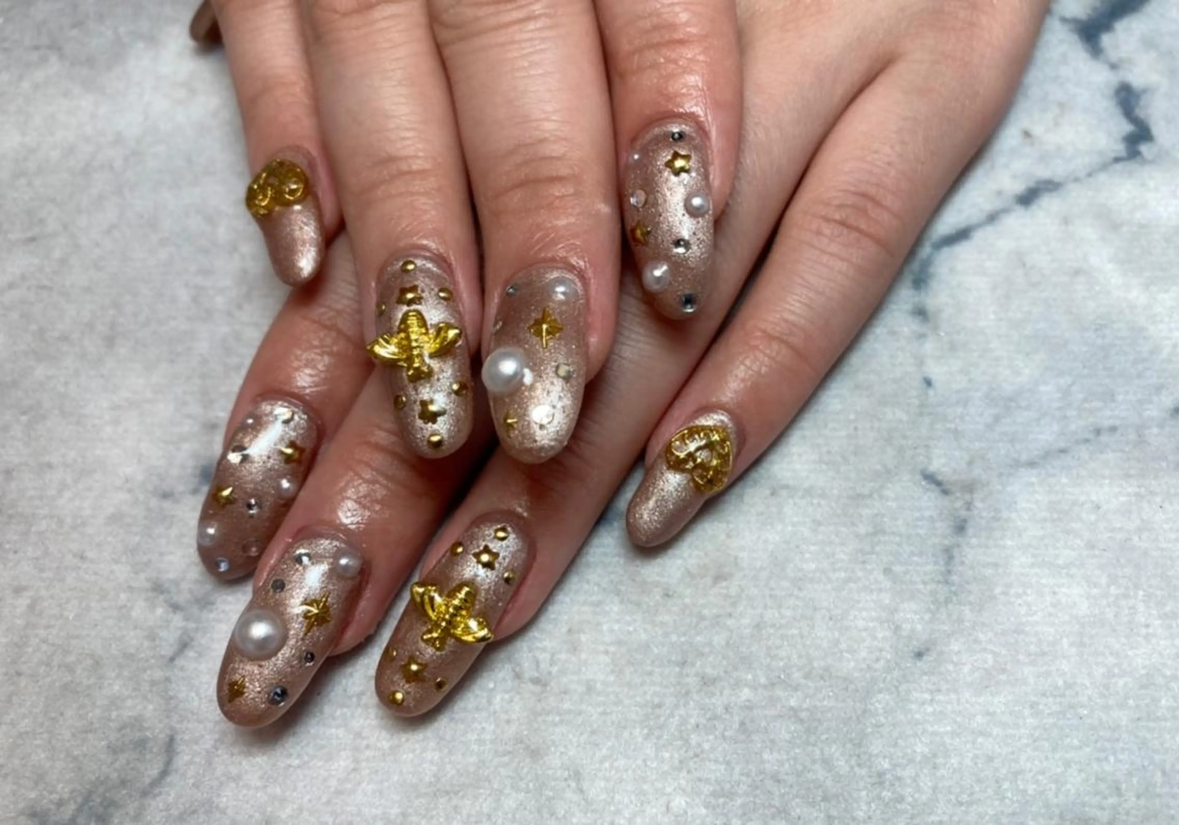 ネイル ネイルリボン 受付スタッフのネイルデザイン