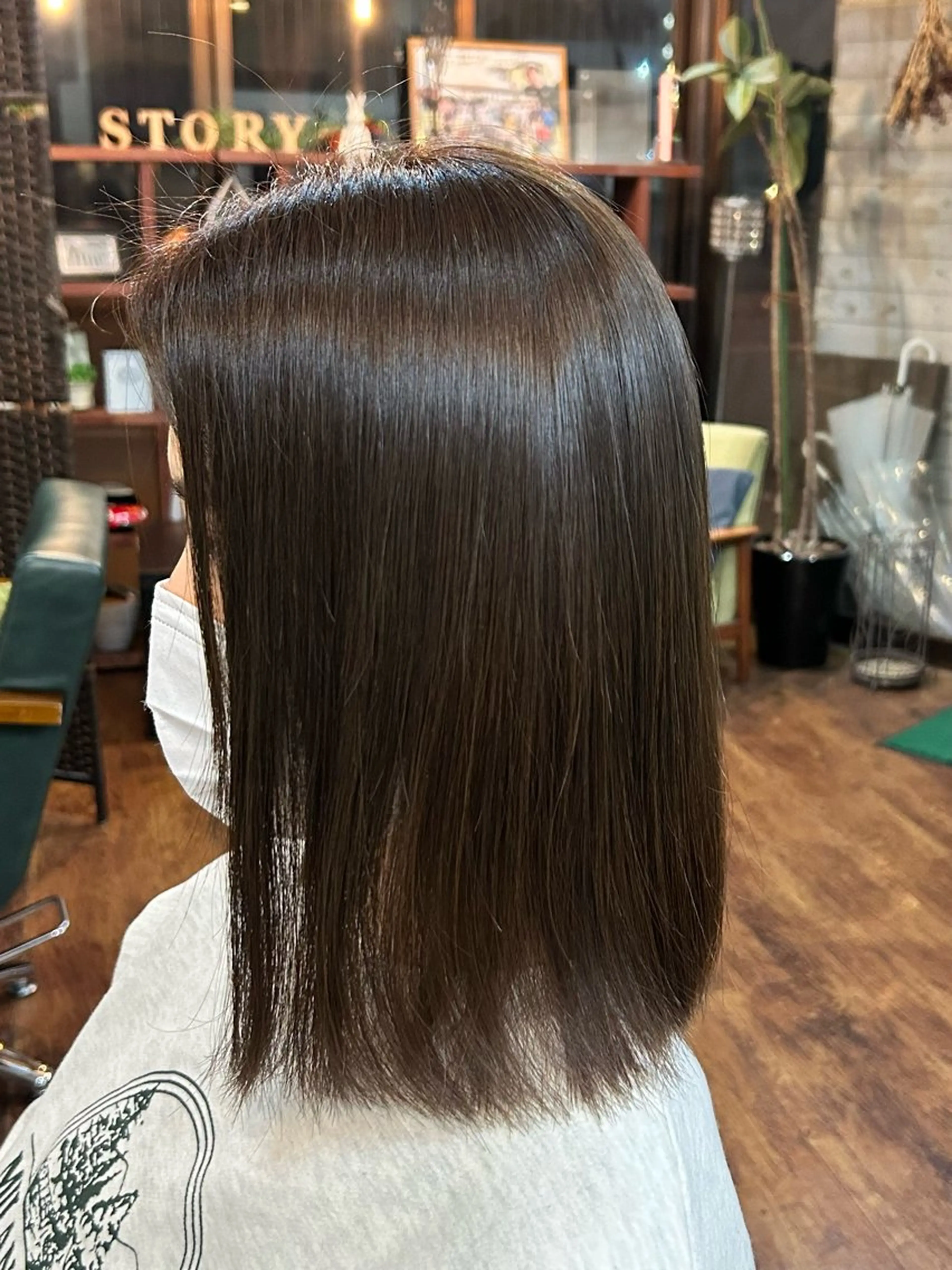ショート カラー ベージュカラー オリーブベージュ story 増田 わかなのヘアスタイル