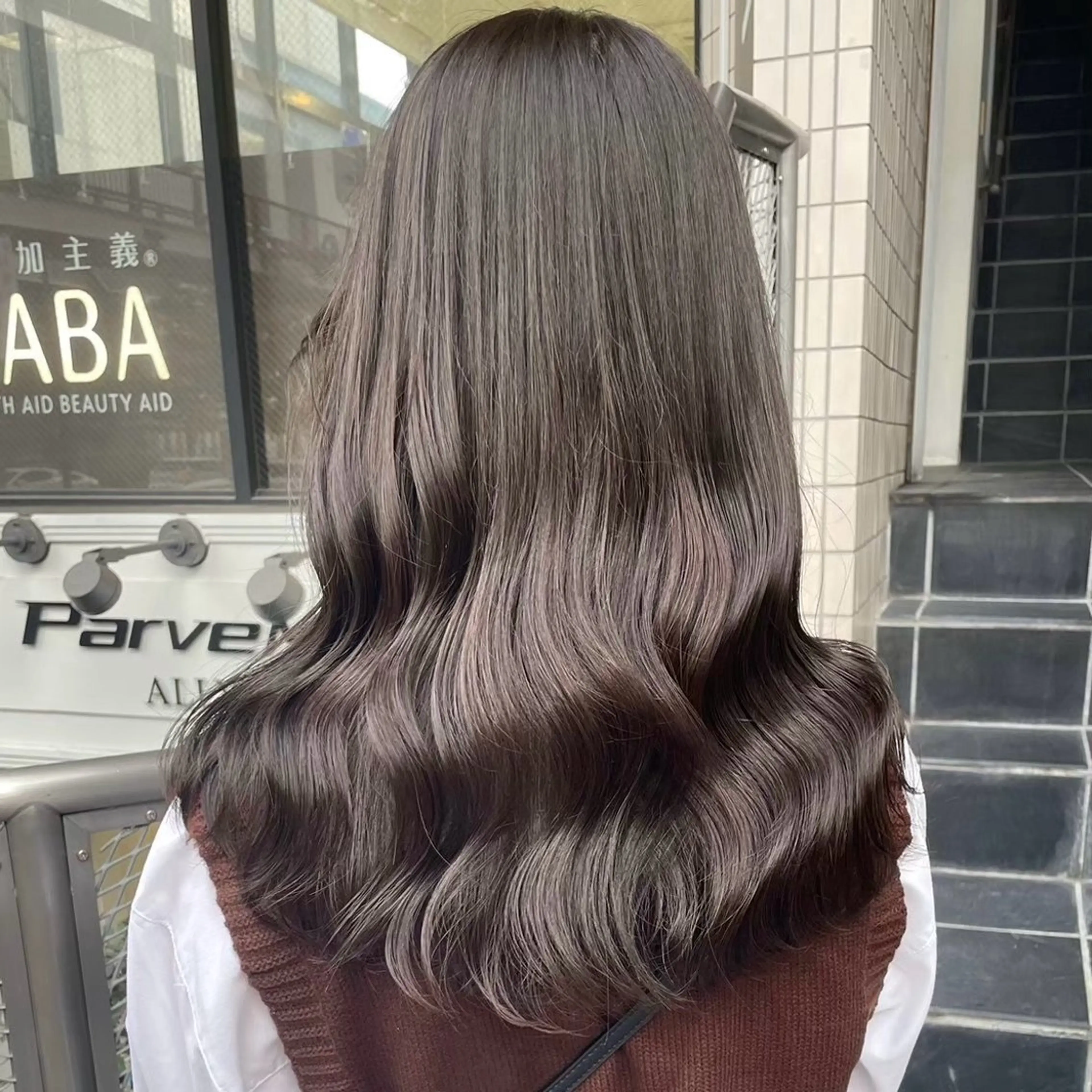 セミロング カラー ParveMix 🩶🫧入江 香名のヘアスタイル