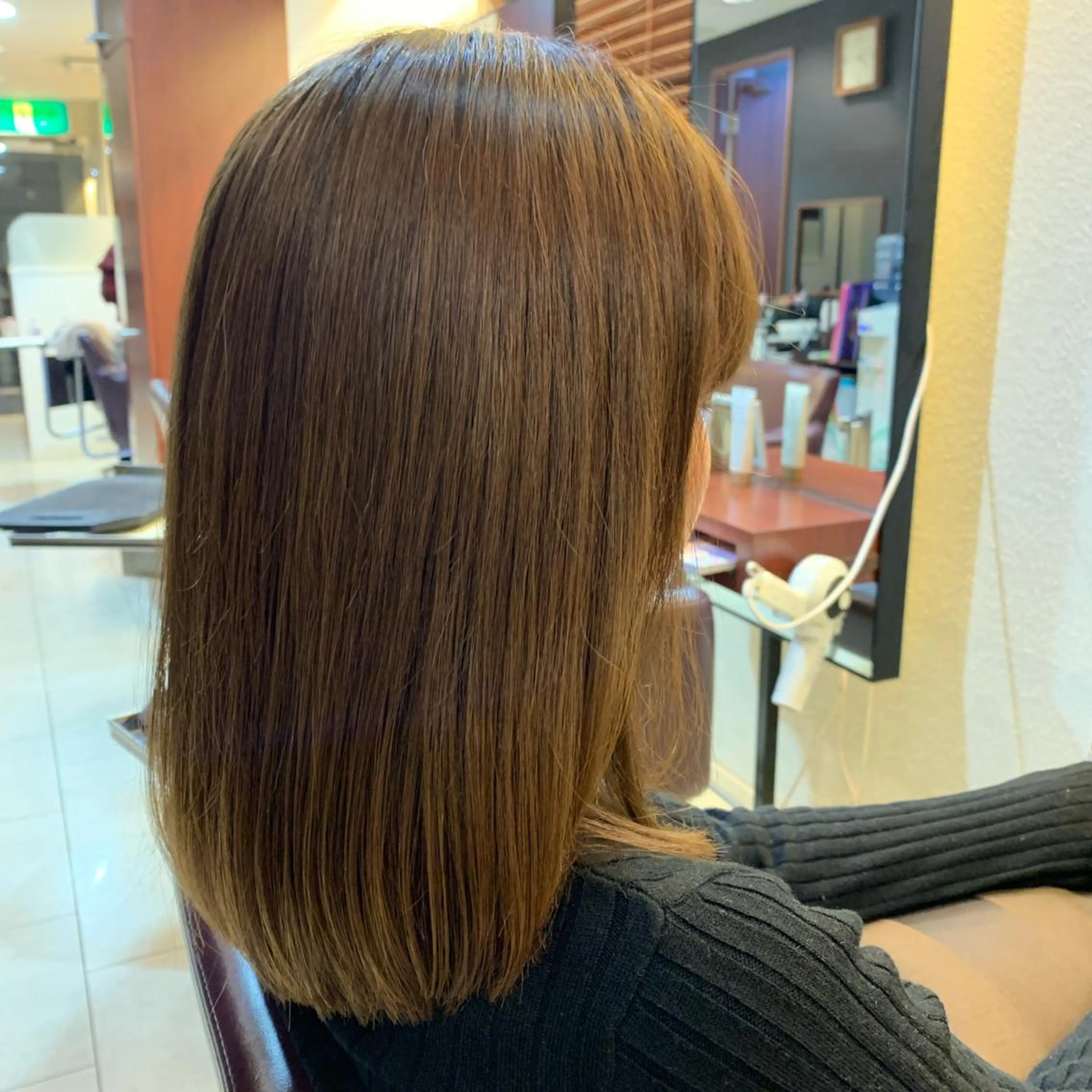 ミディアム カット ヘアカラー 小顔/似合わせカット 杉山莉菜のヘアスタイル