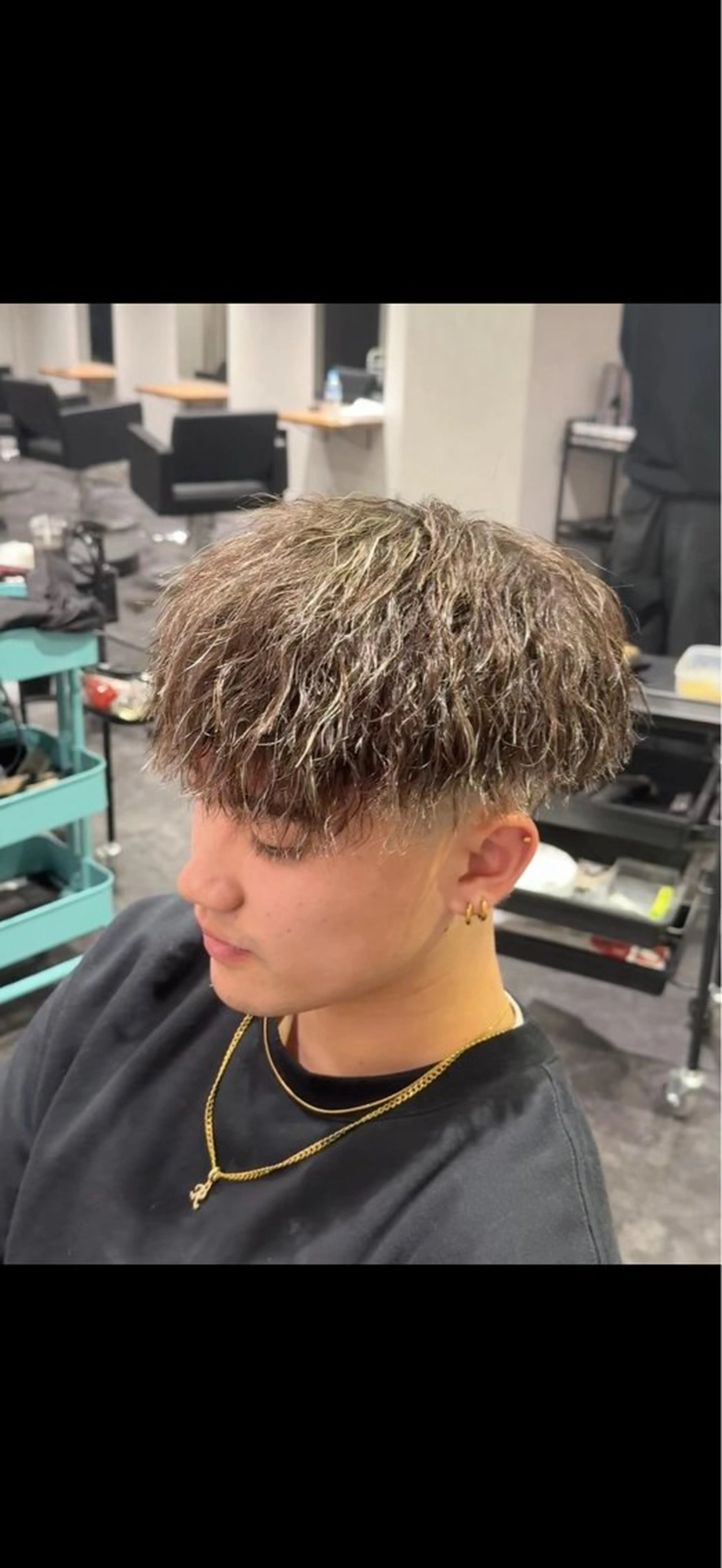 ミディアム パーマ メンズ カット ヘアカラー メンズパーマ特化 美容師kouyaのヘアスタイル