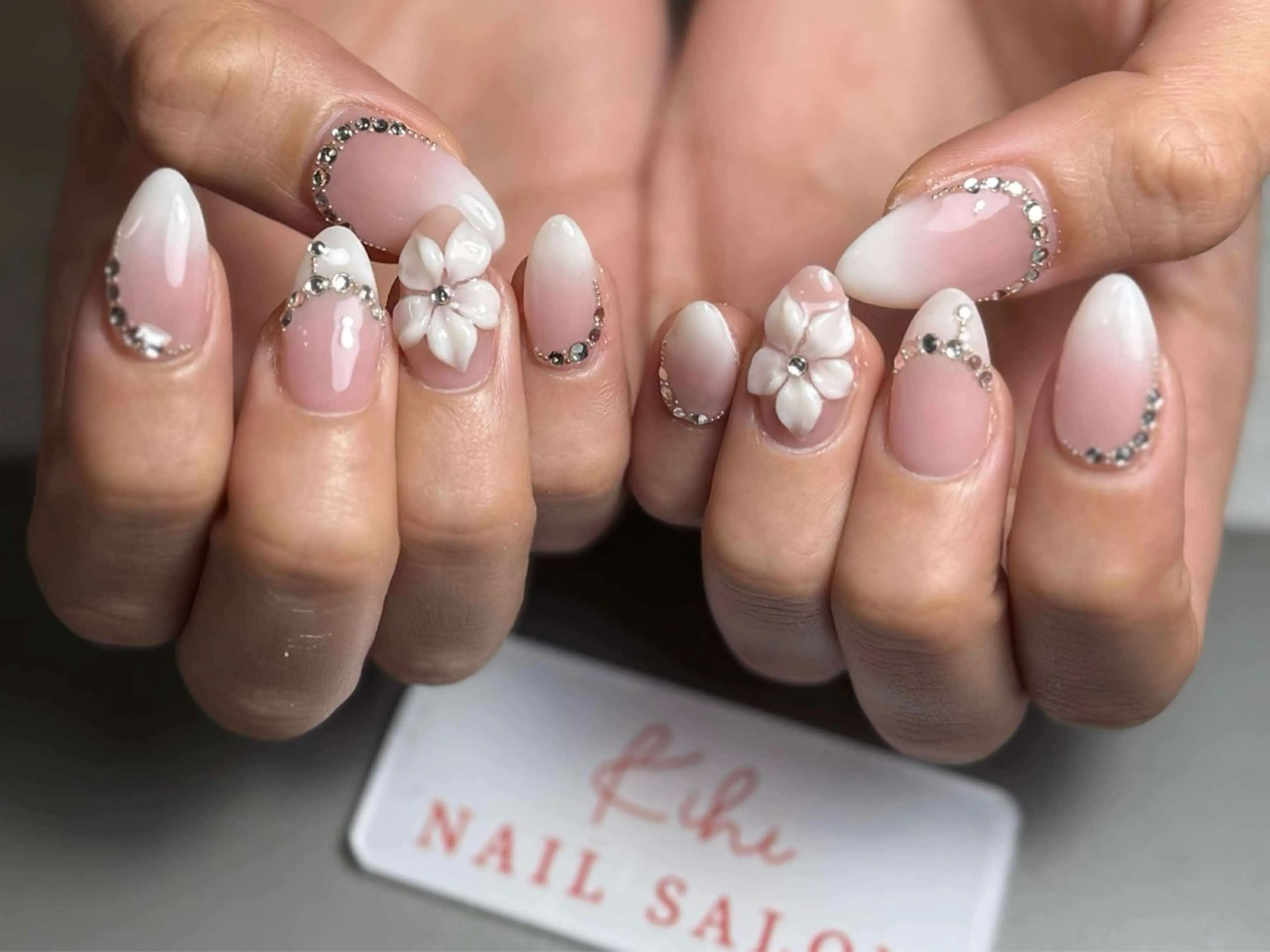 ネイル アートネイル フレンチネイル ジェルネイル グラデーション 韓国ネイル ハンドネイル 💕鈴木ユリ パラジェル/オフ無料のネイルデザイン