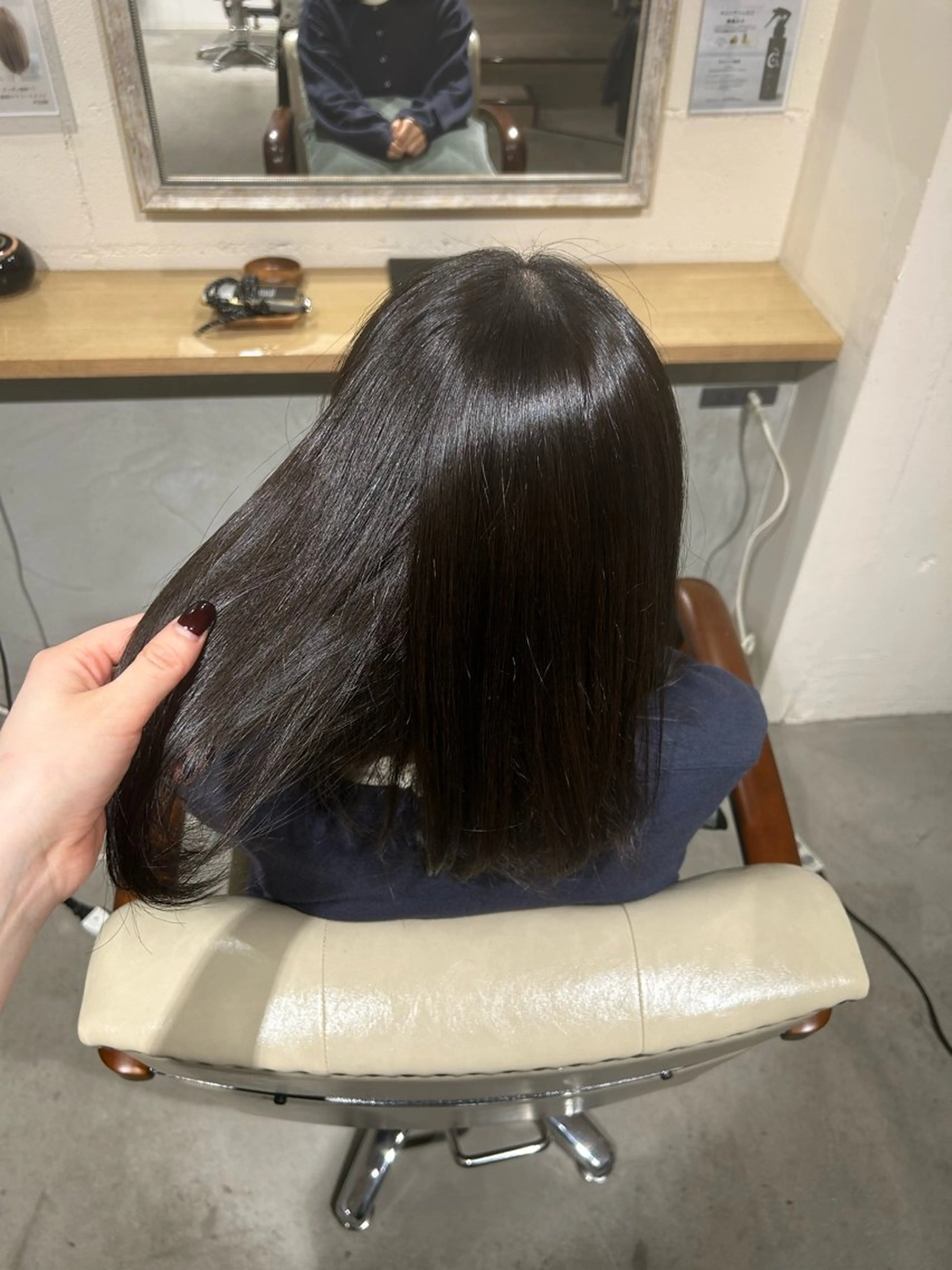 ミディアム アッシュ 瀬川 夏緒のヘアスタイル