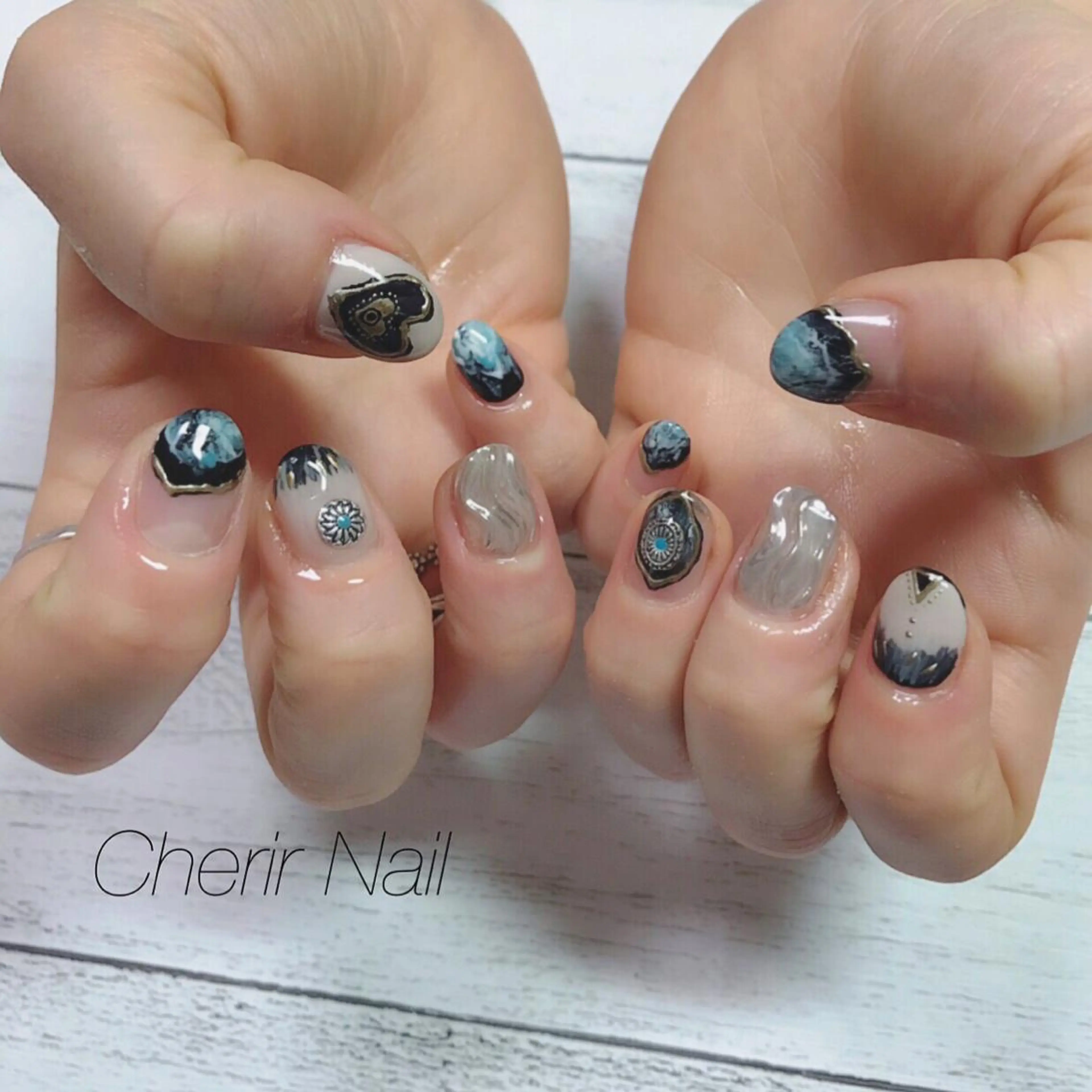 ネイル アートネイル ハート ミラーネイル ニュアンスネイル ショートネイル ハンドネイル Cherirnail kaoriのネイルデザイン