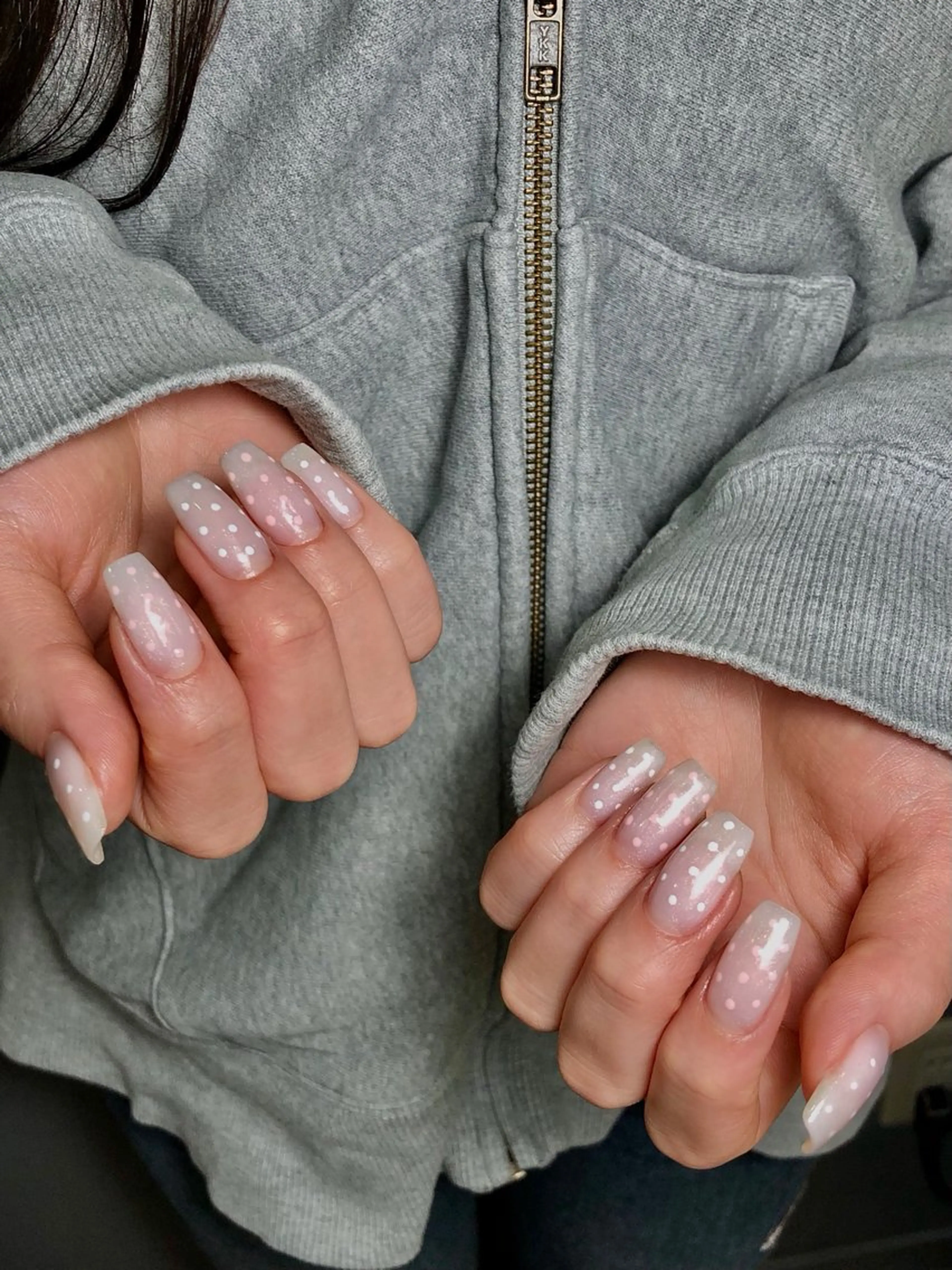 ネイル ドット 🤎🩷 AnnaMariyaのネイルデザイン