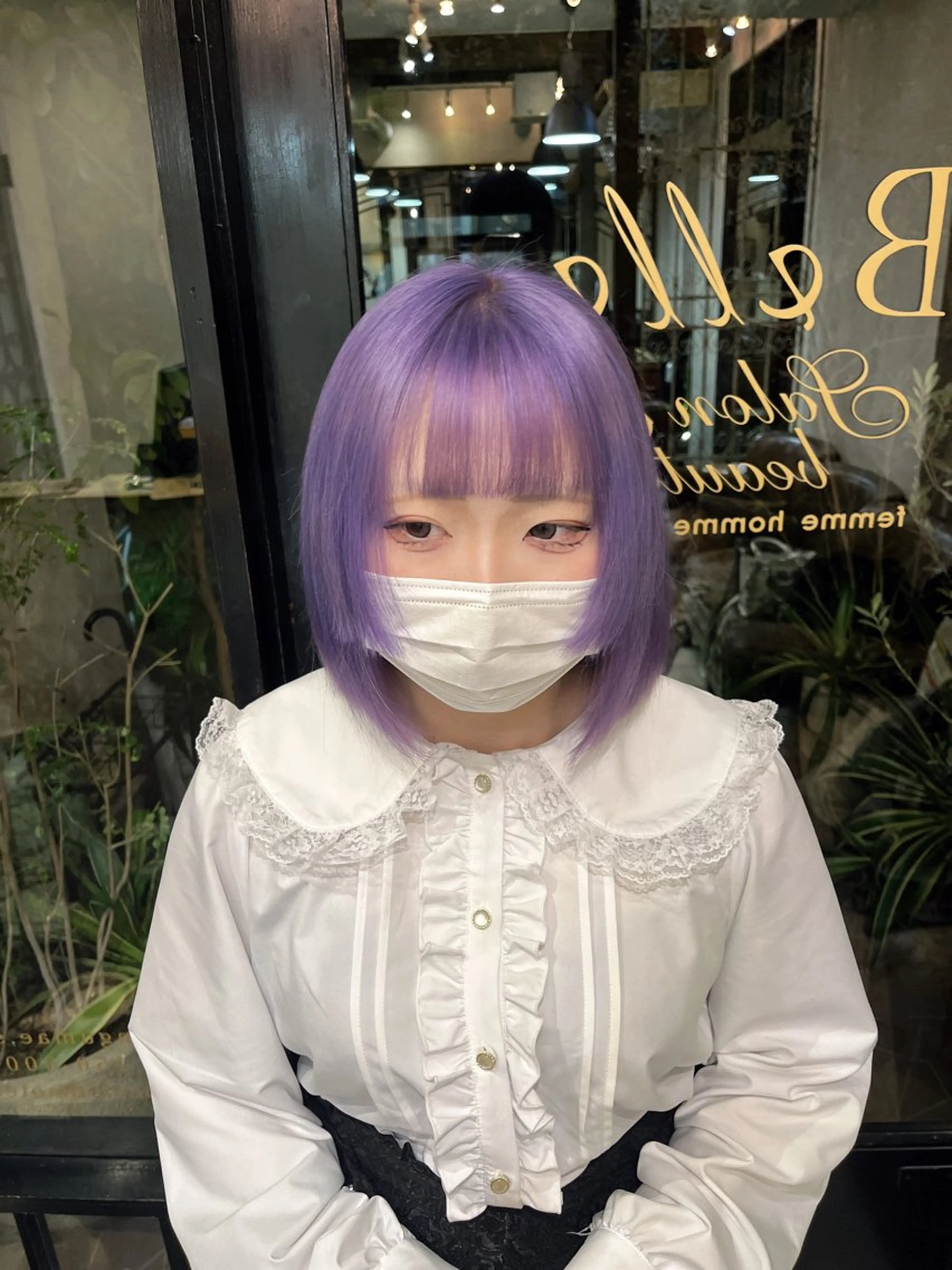 セミロング カラー パープルカラー りく レイヤーカット ケアブリーチのヘアスタイル