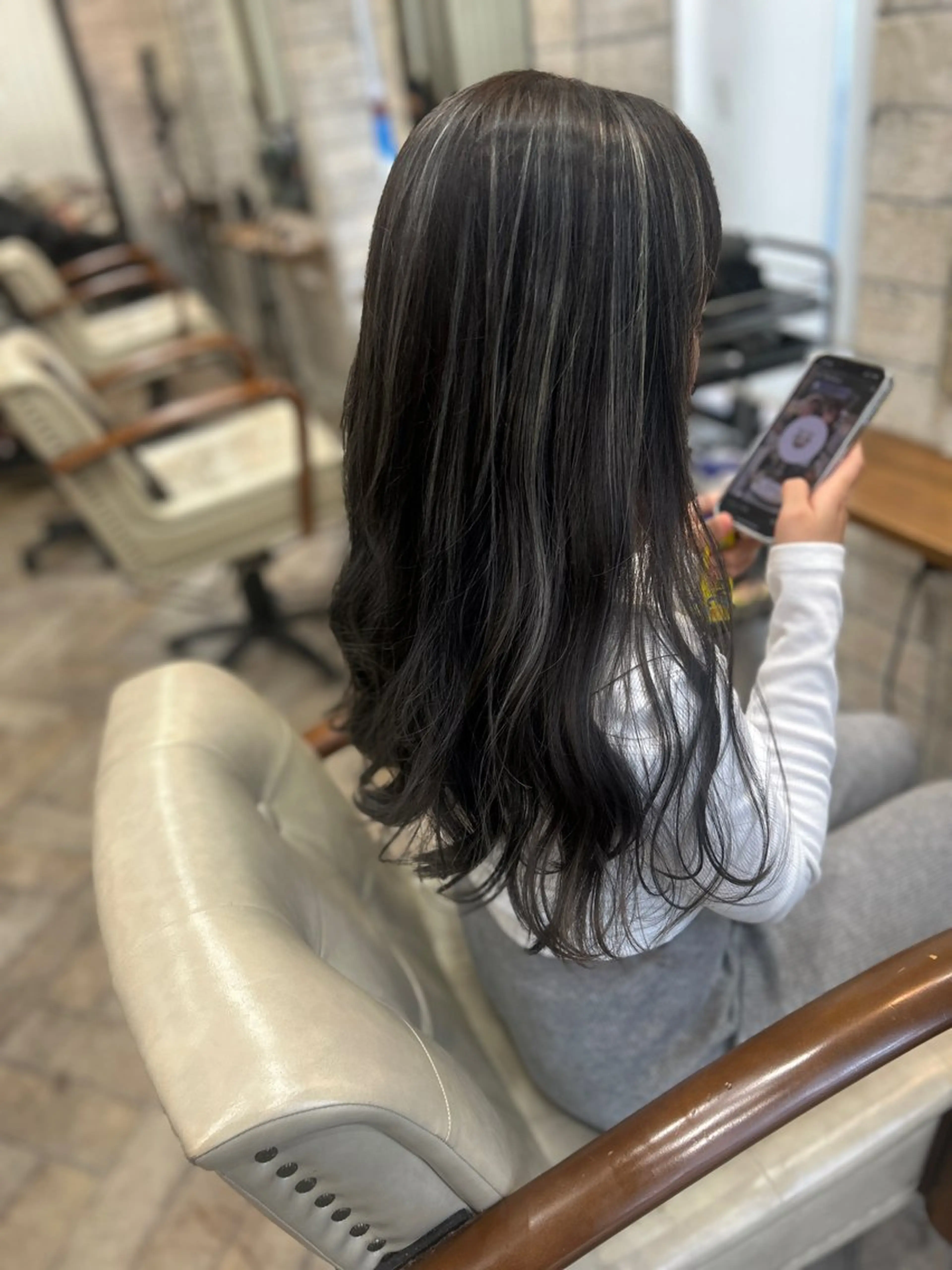 セミロング カラー ハイライトカラー ハイライト カット ヘアカラー トリートメント グランルシア梅田所属・女性指名人気no.1 尾崎のヘアスタイル