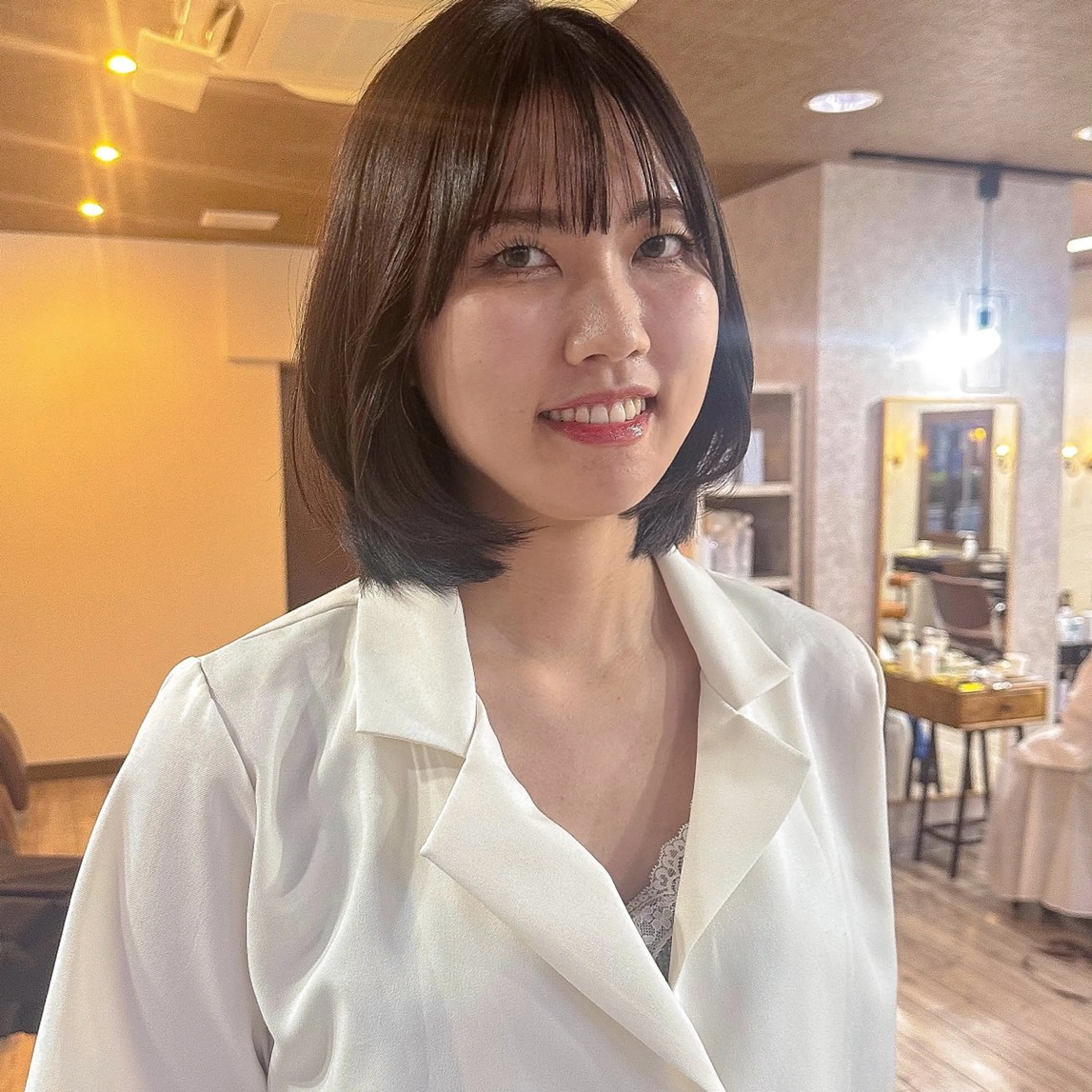 ショート カラー ボブ 韓国風ヘア レイヤーカット サイドバング カット ヘアカラー トリートメント レイヤー/高橋 みく /池下/千種のヘアスタイル