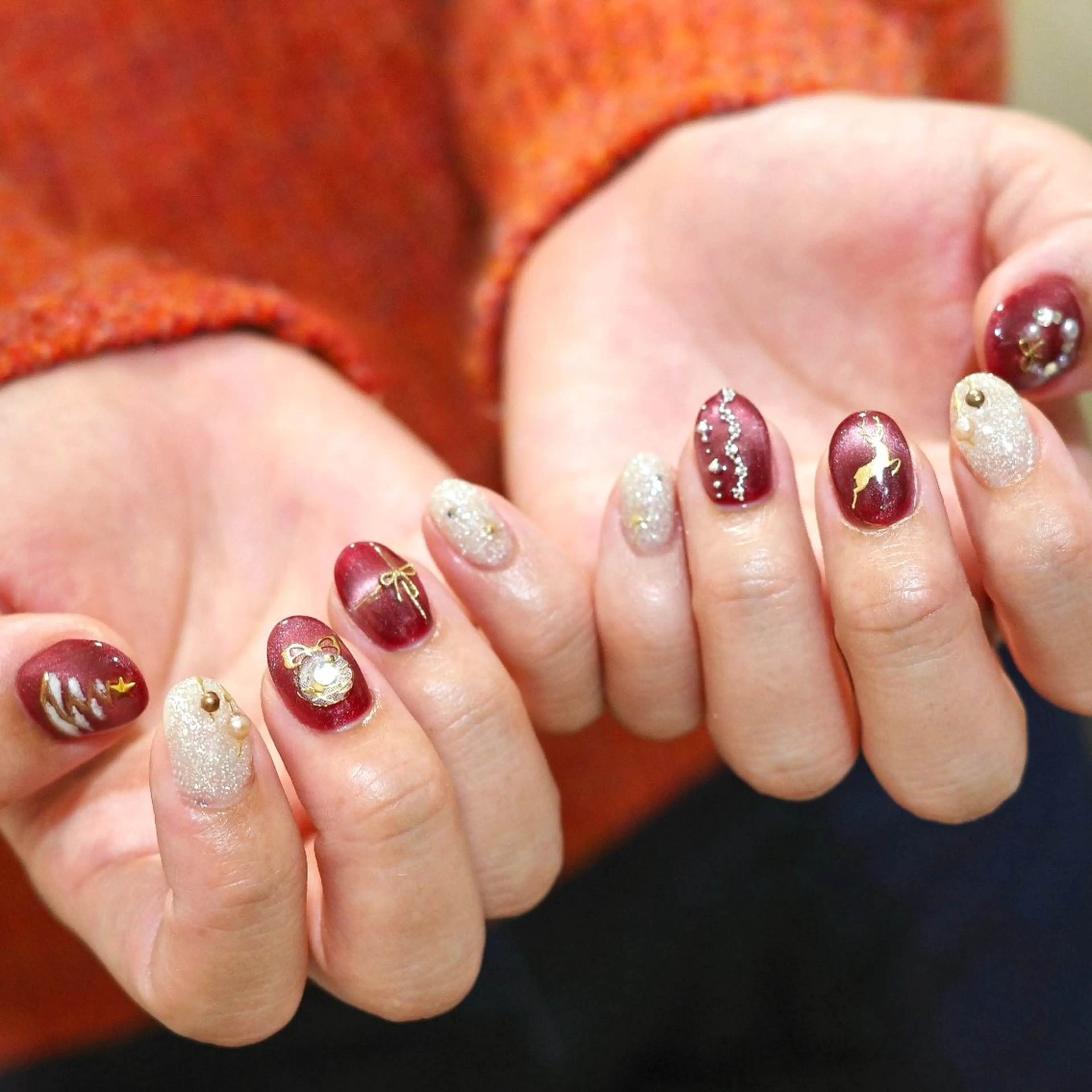 ネイル ボルドー マグネットネイル 冬ネイル クリスマス ハンドネイル pointillé .ayaのネイルデザイン