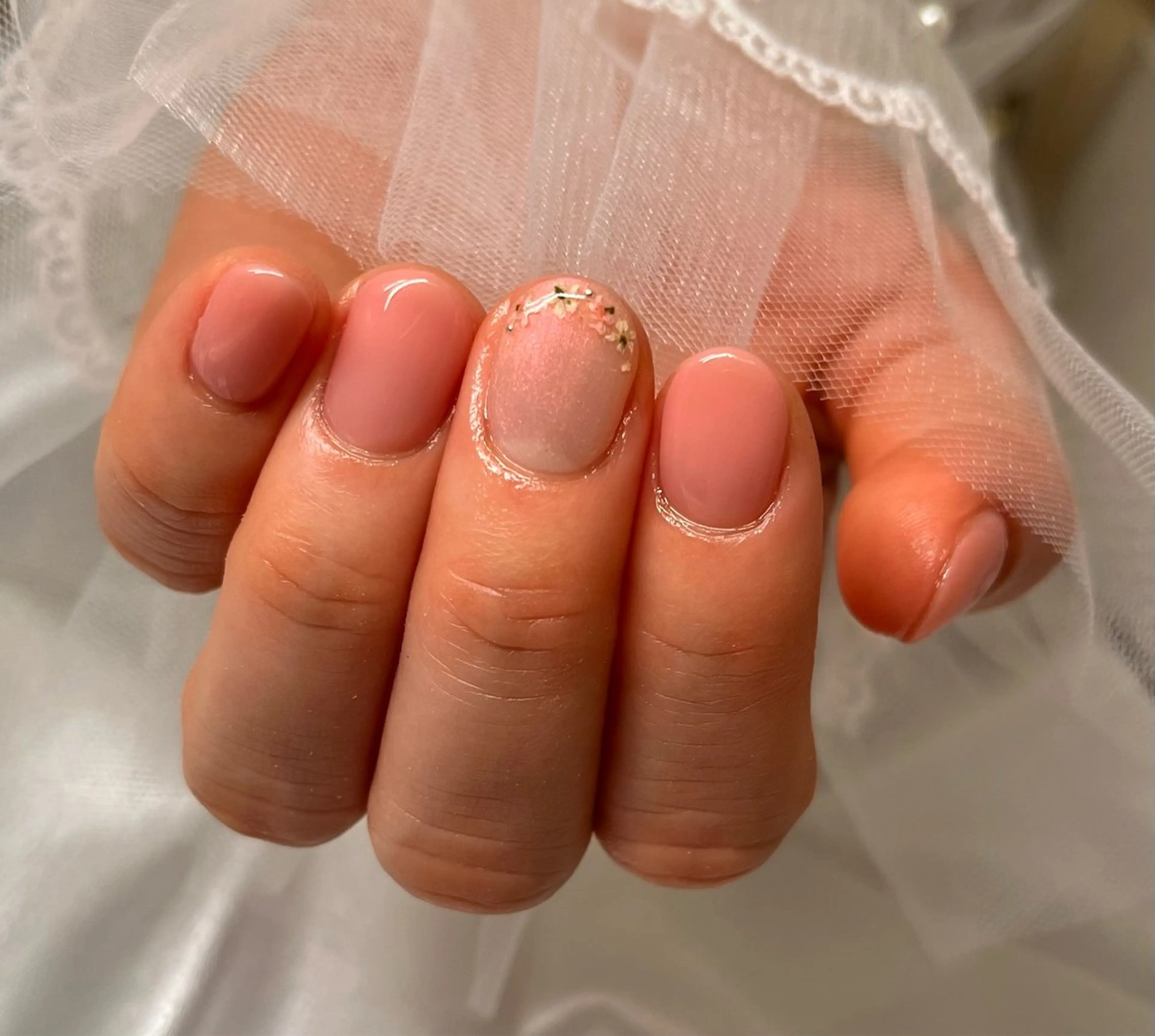 ショート ハンドネイル フットネイル Silent /話さないネイルサロン所属・Silent 話さないネイルサロンのネイルデザイン