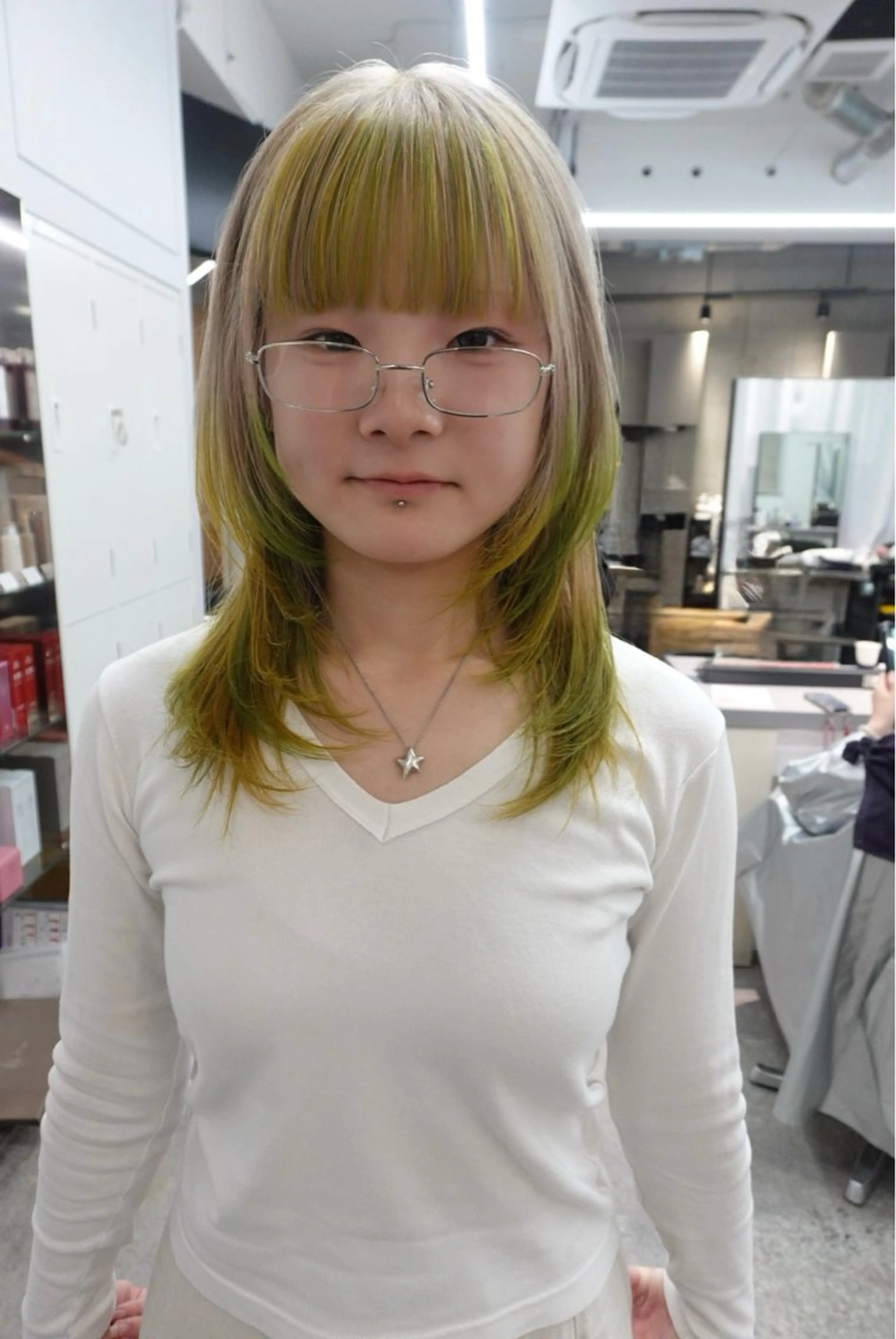 ミディアム 顔まわりレイヤー 顔周りカット レイヤーカット ヘアカラー ✨ブリーチ/顔周り レイヤー¦YUKA✨のヘアスタイル