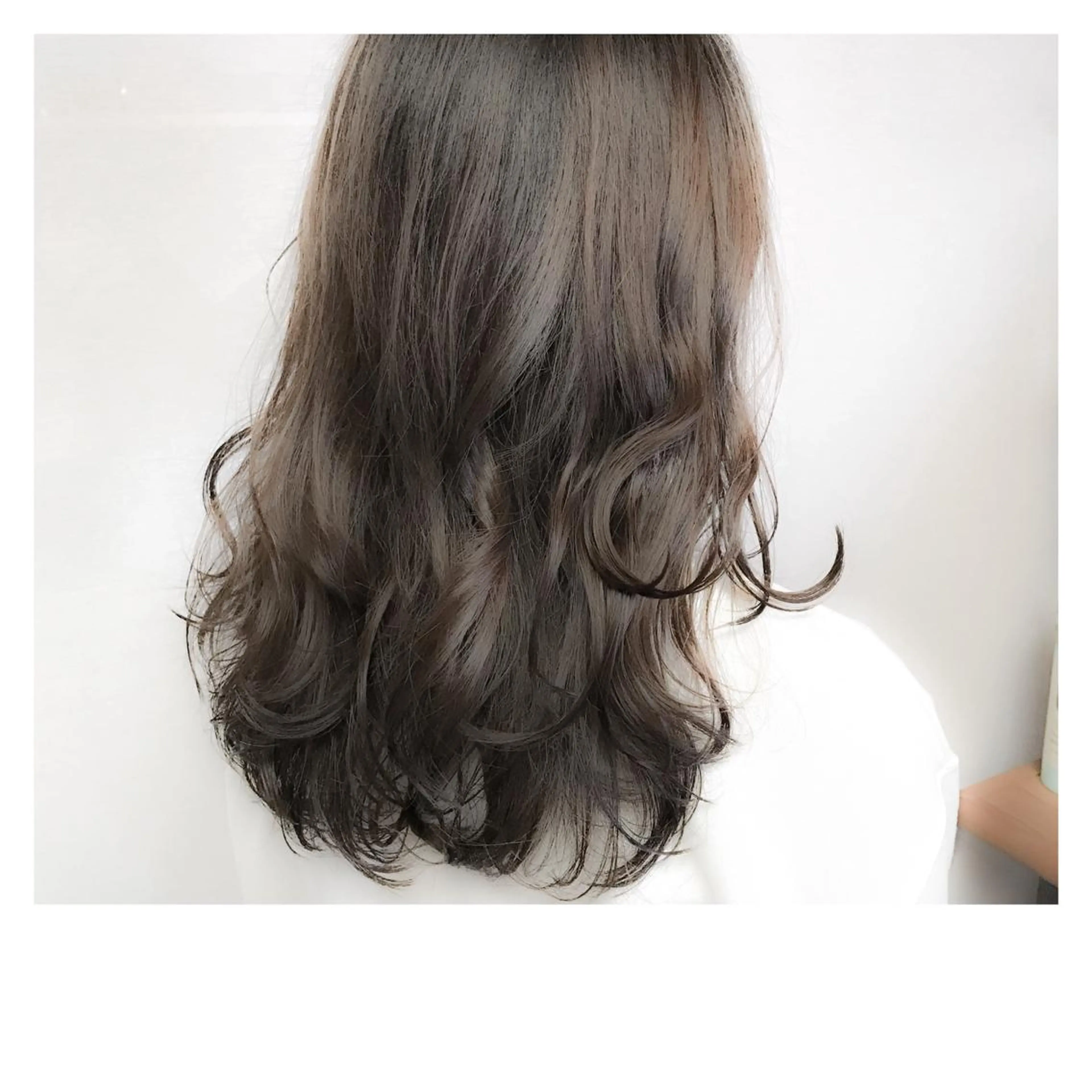 セミロング カラー ブラウンカラー 髪質改善、縮毛矯正 店長浅野太郎のヘアスタイル