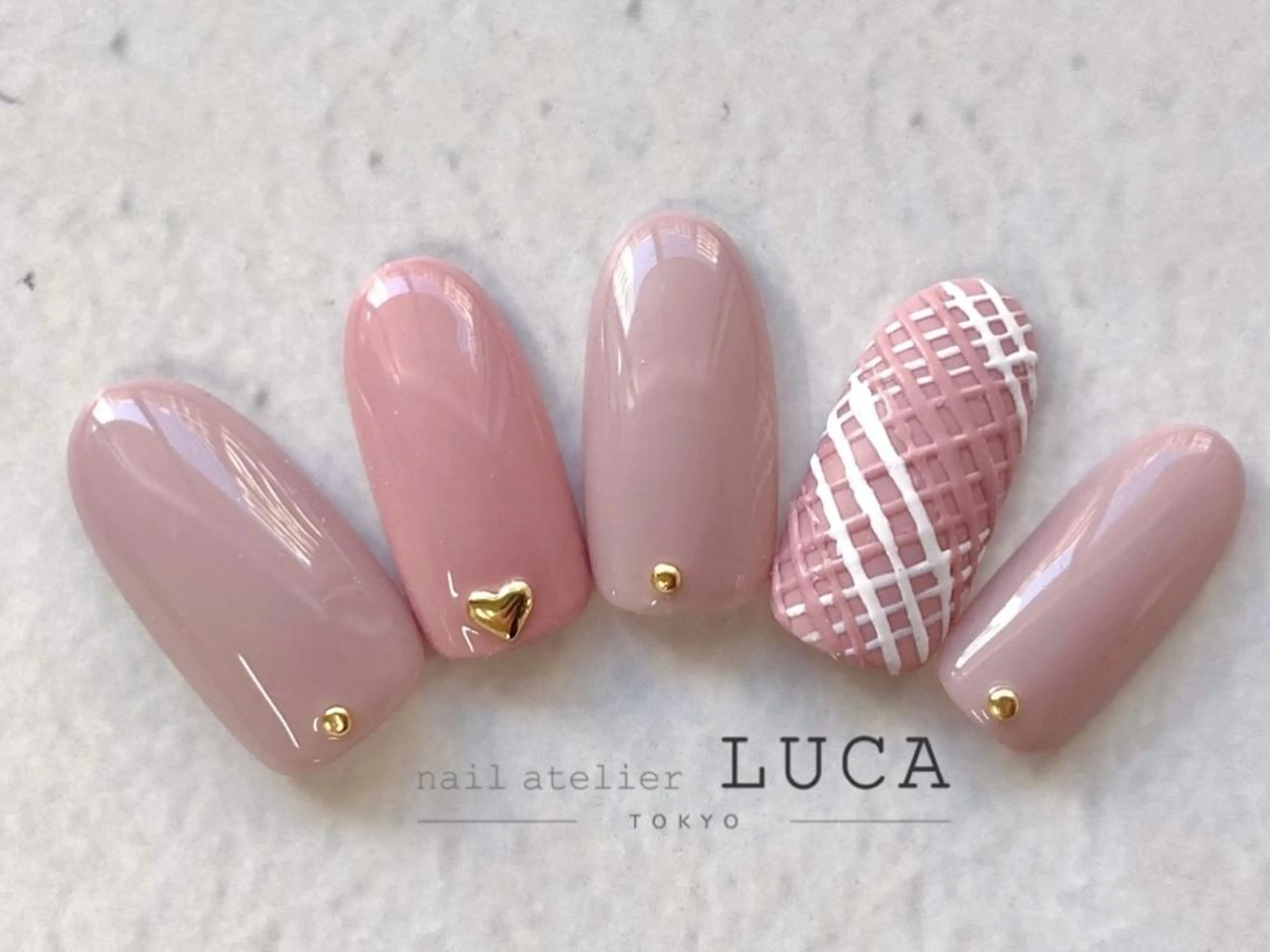 ネイル アートネイル オーロラネイル クリアネイル 長さ出し フットネイル ハンドネイル ネイルアトリエルカ スタッフのネイルデザイン