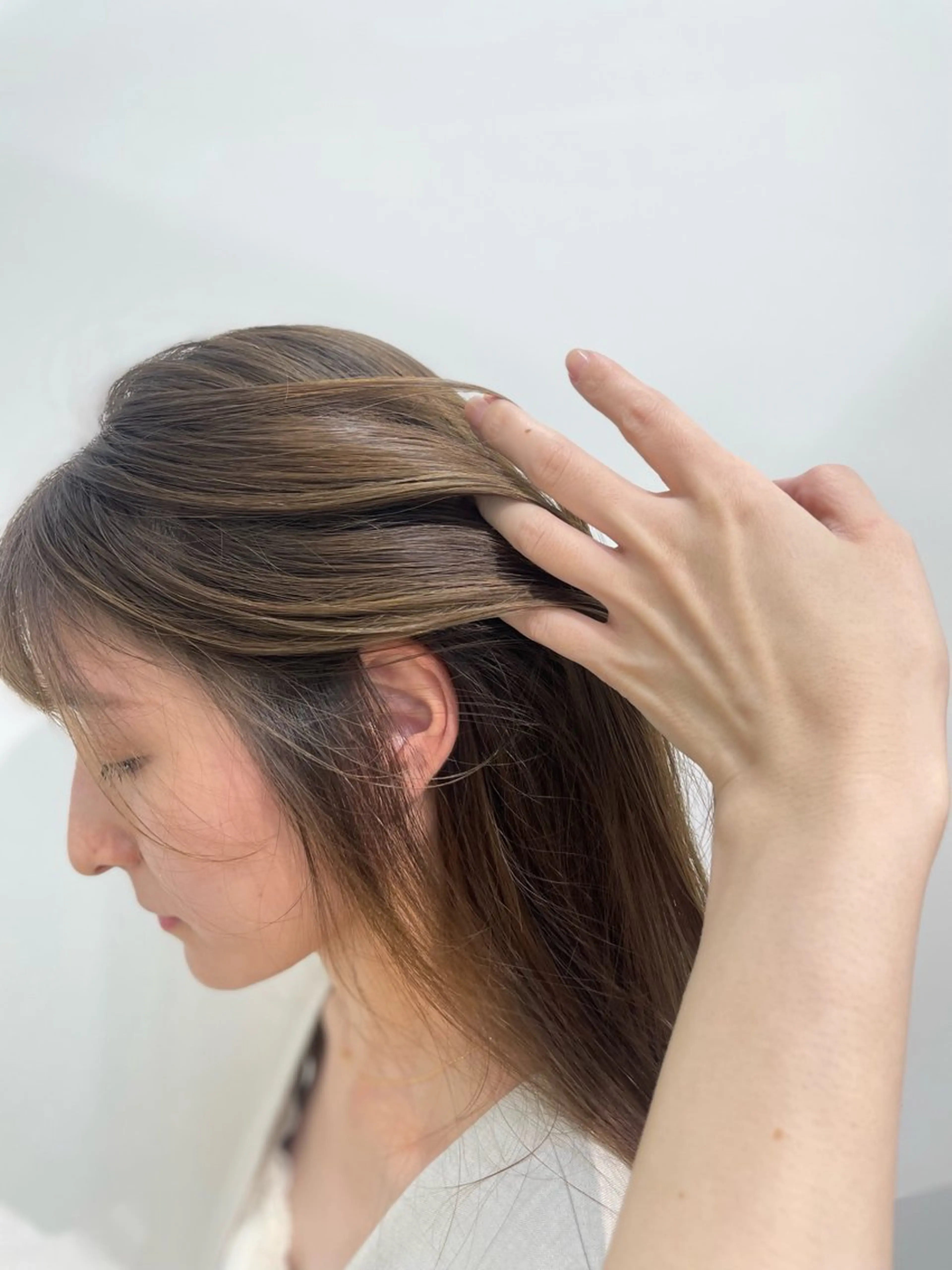 ロング カラー ベージュカラー グラデーションカラー HARUNA/ミセス 大人ショートヘアのヘアスタイル