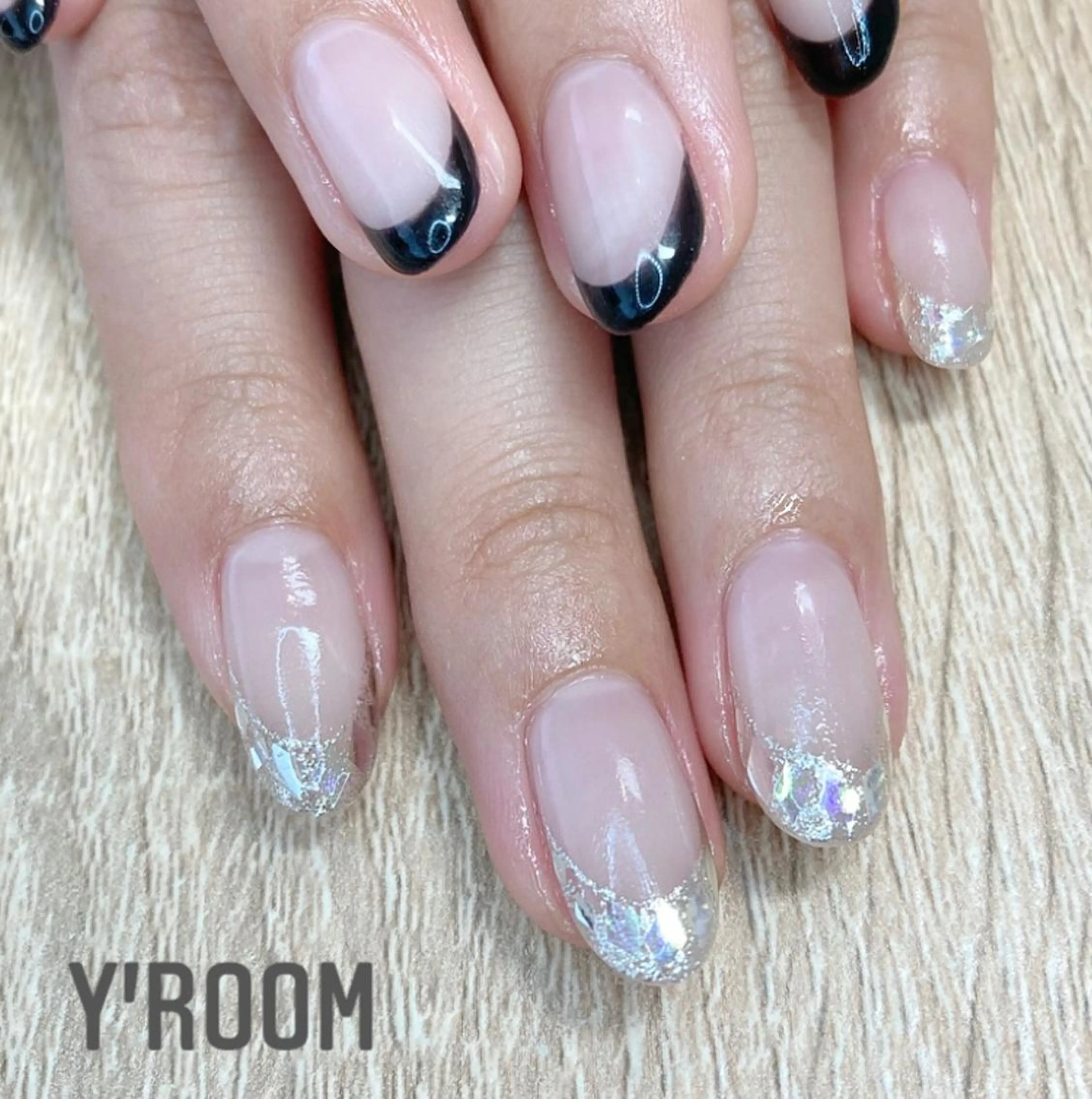 ネイル オーロラネイル フラッシュネイル フットネイル フレンチネイル ジェルネイル ハンドネイル YUKA （ネイリスト）のネイルデザイン