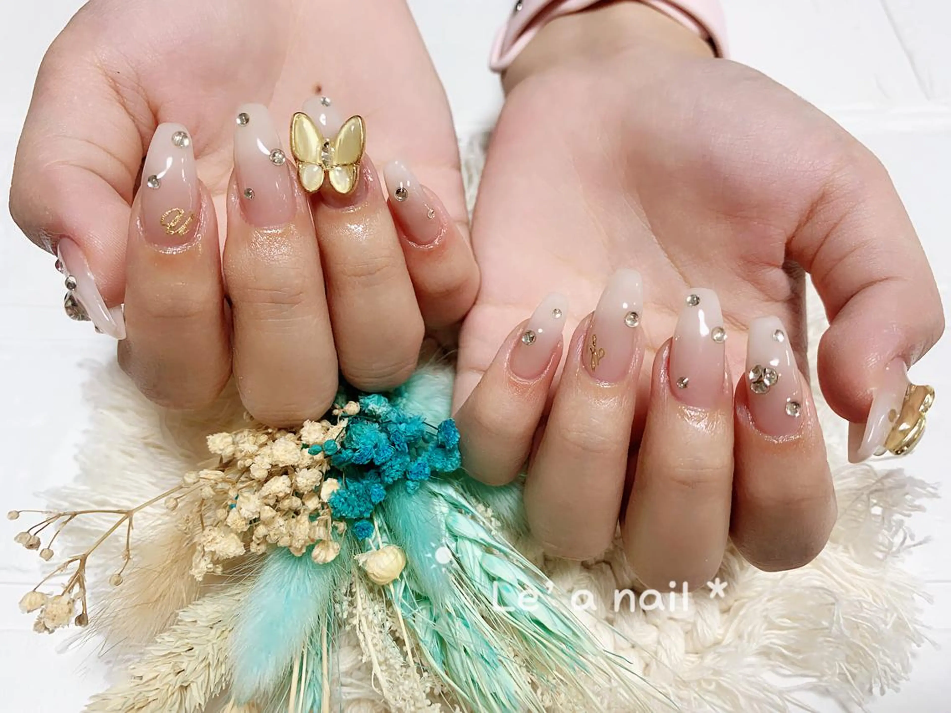 ミディアム ネイル Le’a NailSalonのネイルデザイン