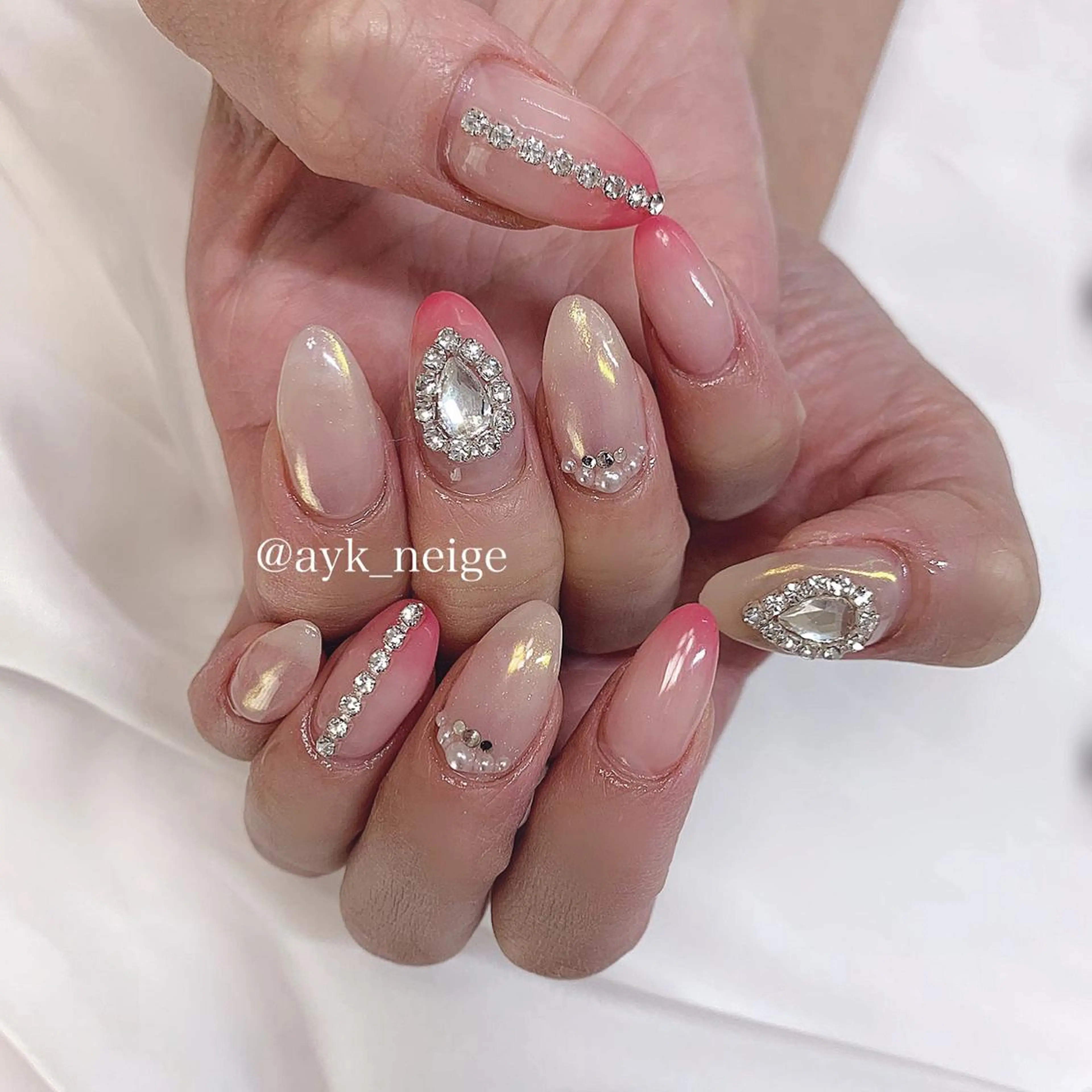 ネイル オーロラネイル ハート 韓国ネイル 冬ネイル n'eige nail所属・大谷 綾香のネイルデザイン