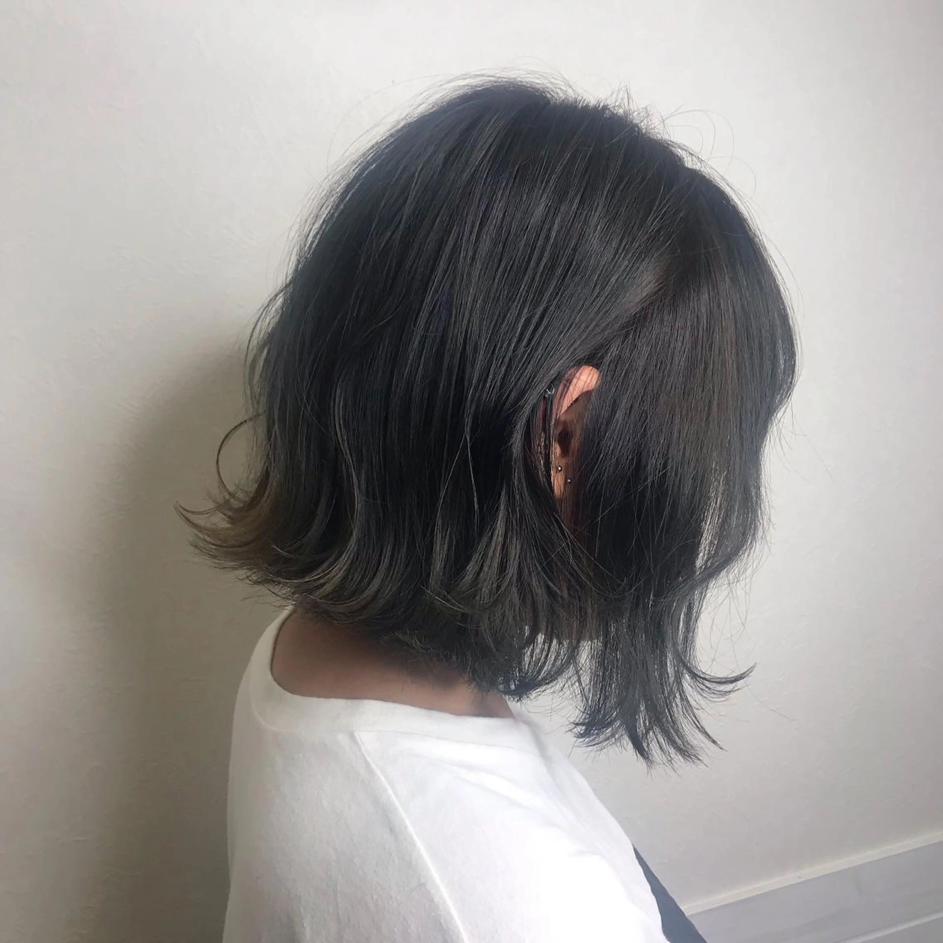 ショート カラー ボブ 外ハネヘア ヘアカラー 柴田 祐輔のヘアスタイル