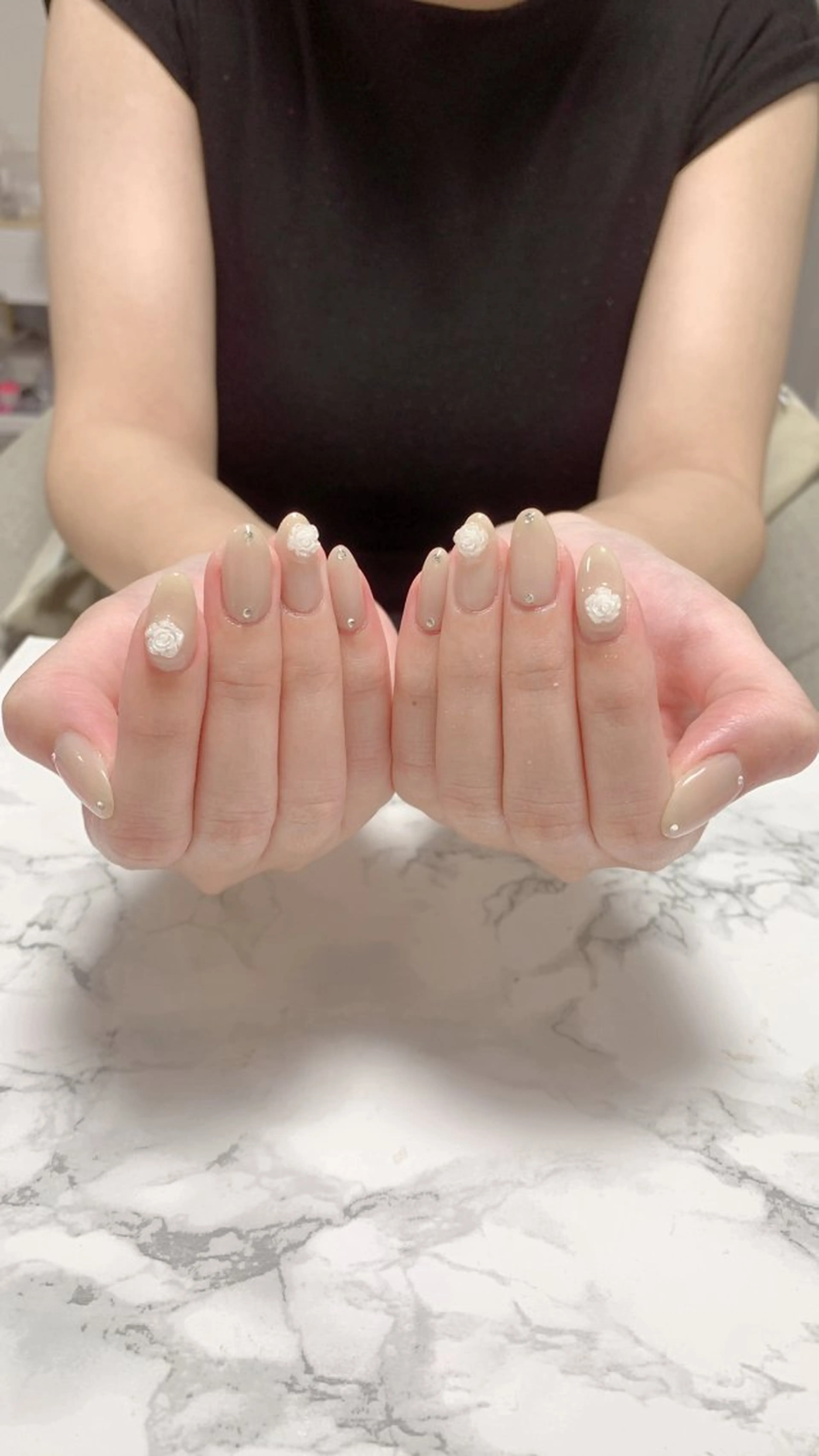 ネイル はな💎ネイル ワンホン、長さ出しのネイルデザイン