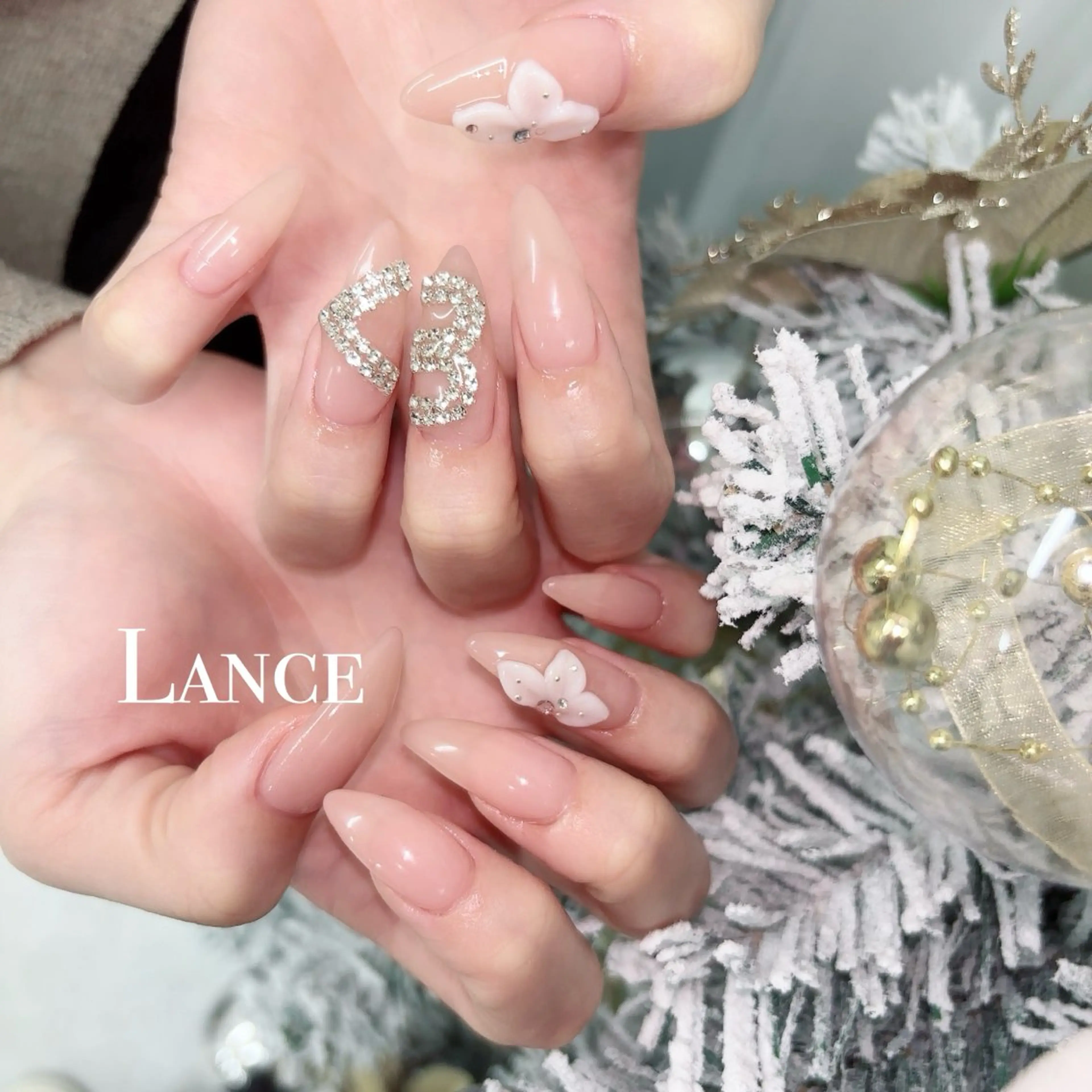 ネイル オーロラネイル フットネイル フレンチネイル ガラスフレンチ 氷ネイル・うるうるネイル ハンドネイル Lance nailのネイルデザイン