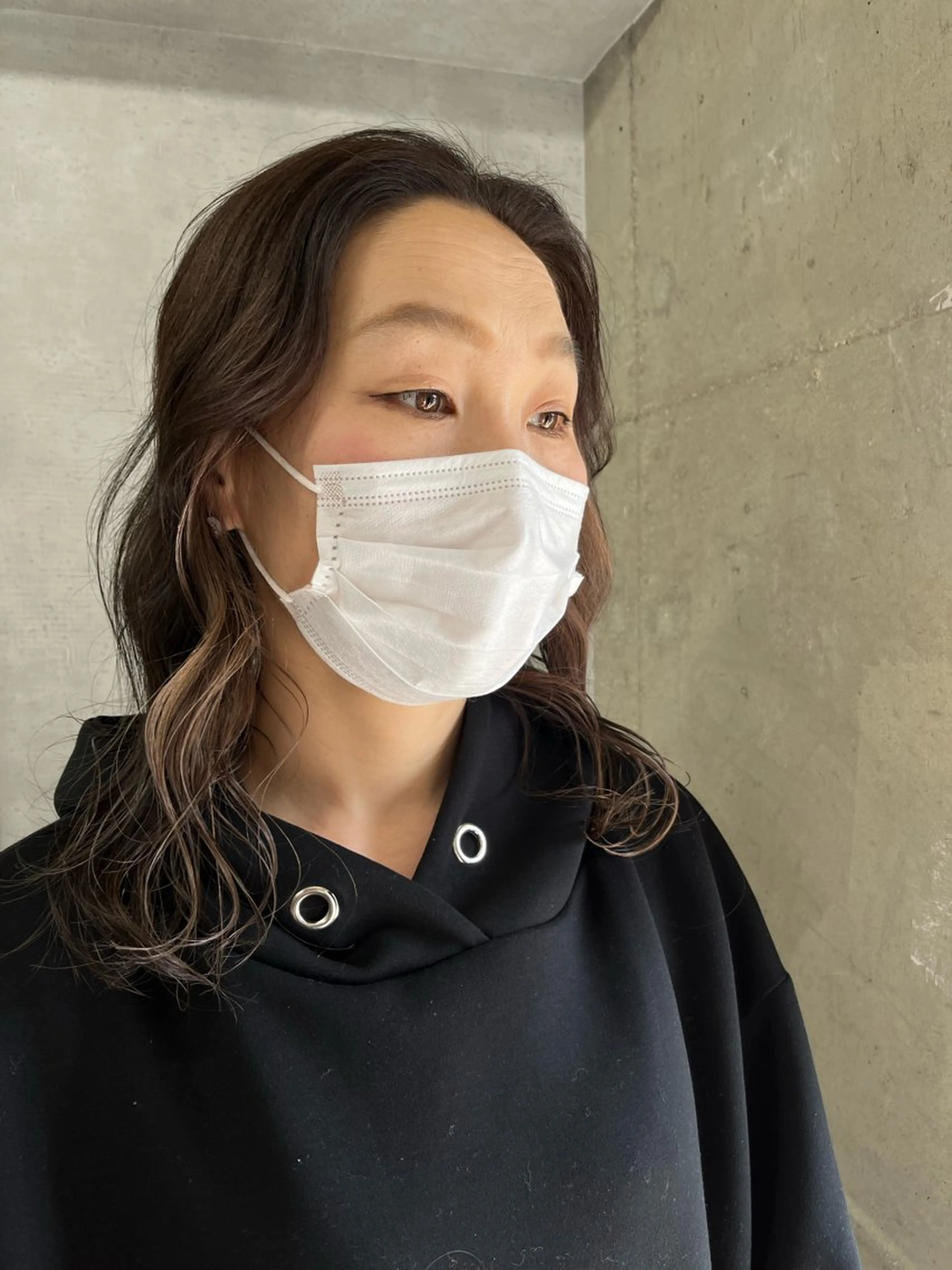 ミディアム カラー ベージュカラー ブリーチ ブラウンカラー ココアブラウン インナーカラー anon Loemのヘアスタイル