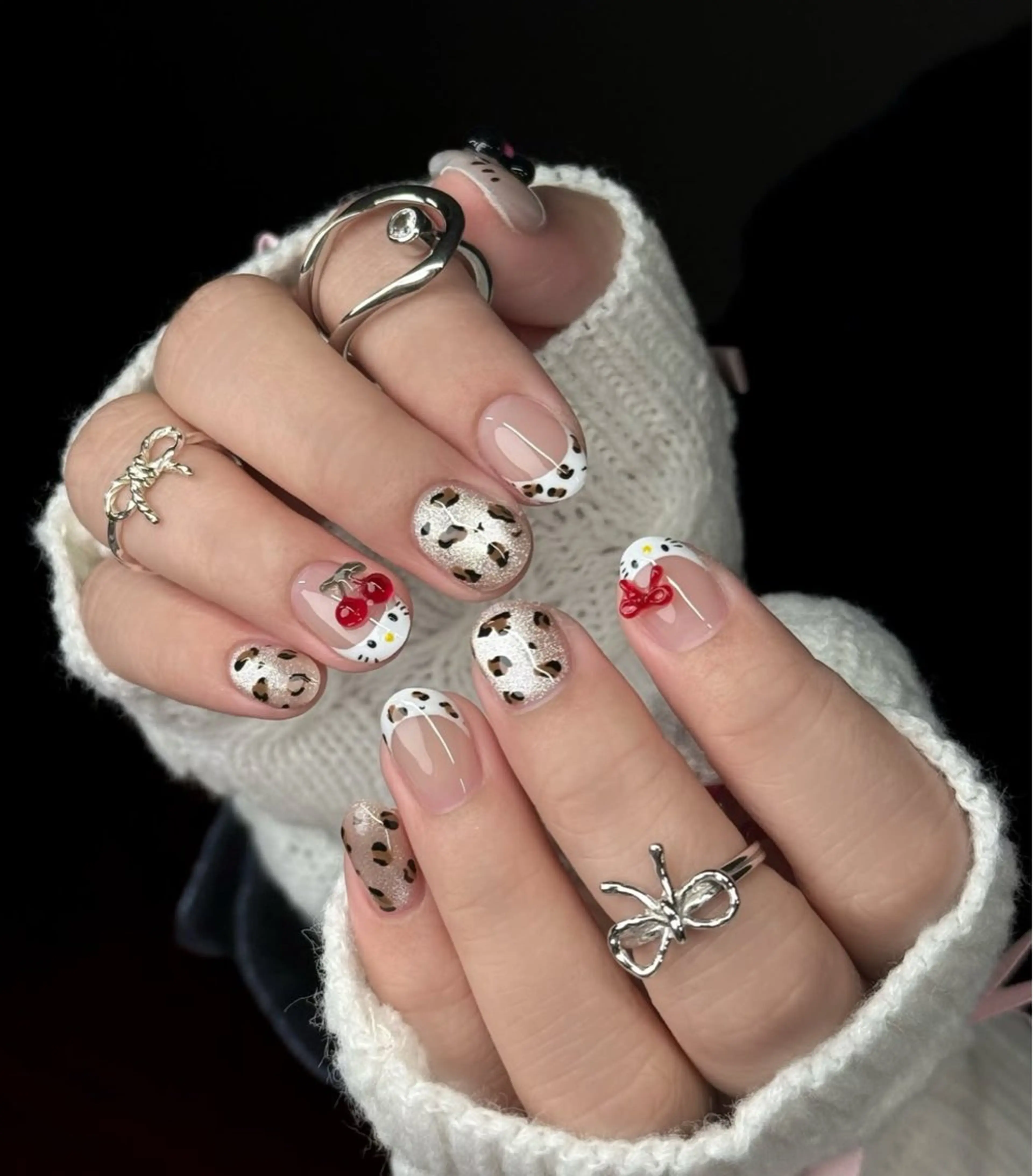 ネイル アニマル柄 オーロラネイル チークネイル フラッシュネイル ジェルネイル Tira Nailのネイルデザイン
