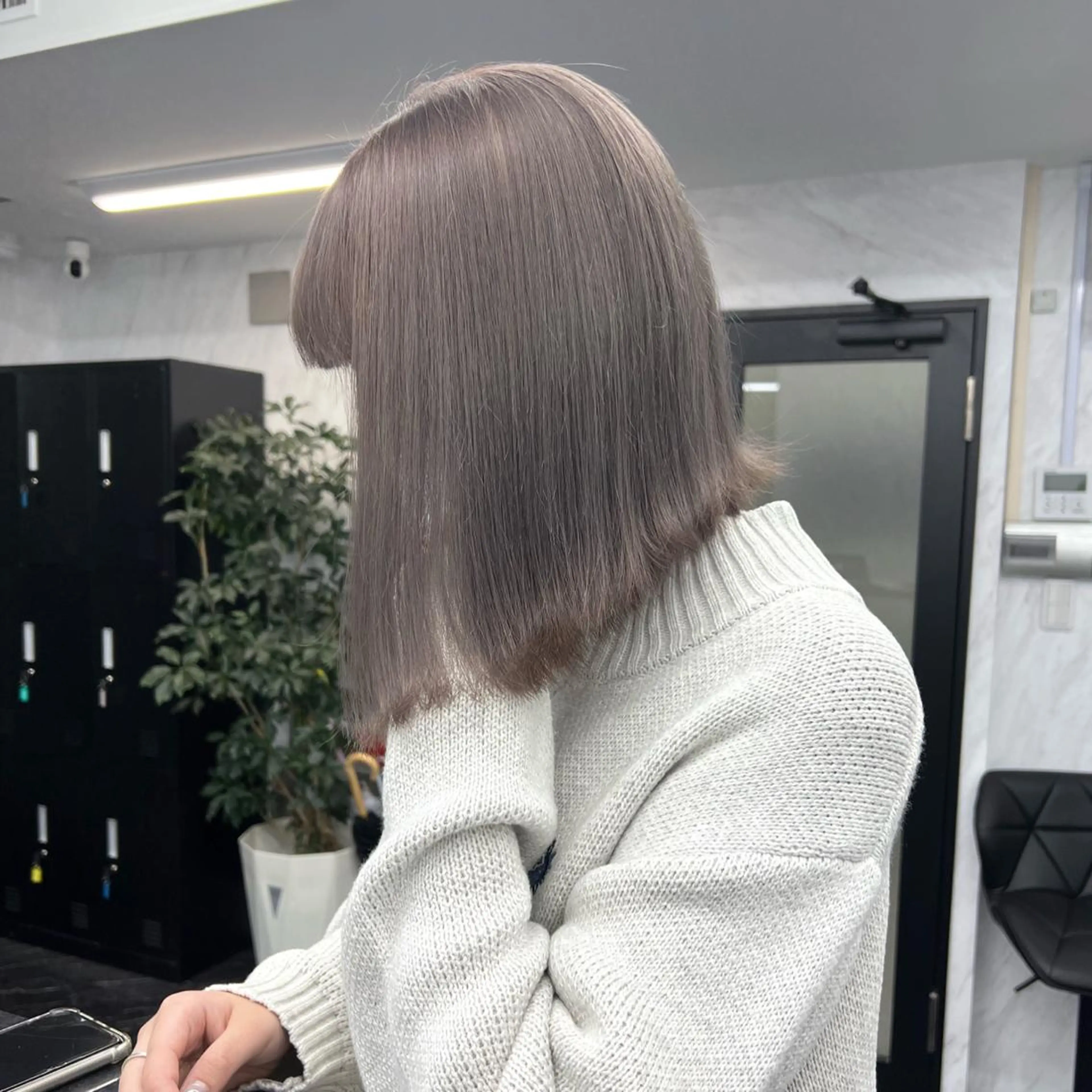 ミディアム カラー シールエクステ ハイトーンカラー エクステ ヘアカラー トリートメント シールエクステ特化 ハイトーン、NANAのヘアスタイル