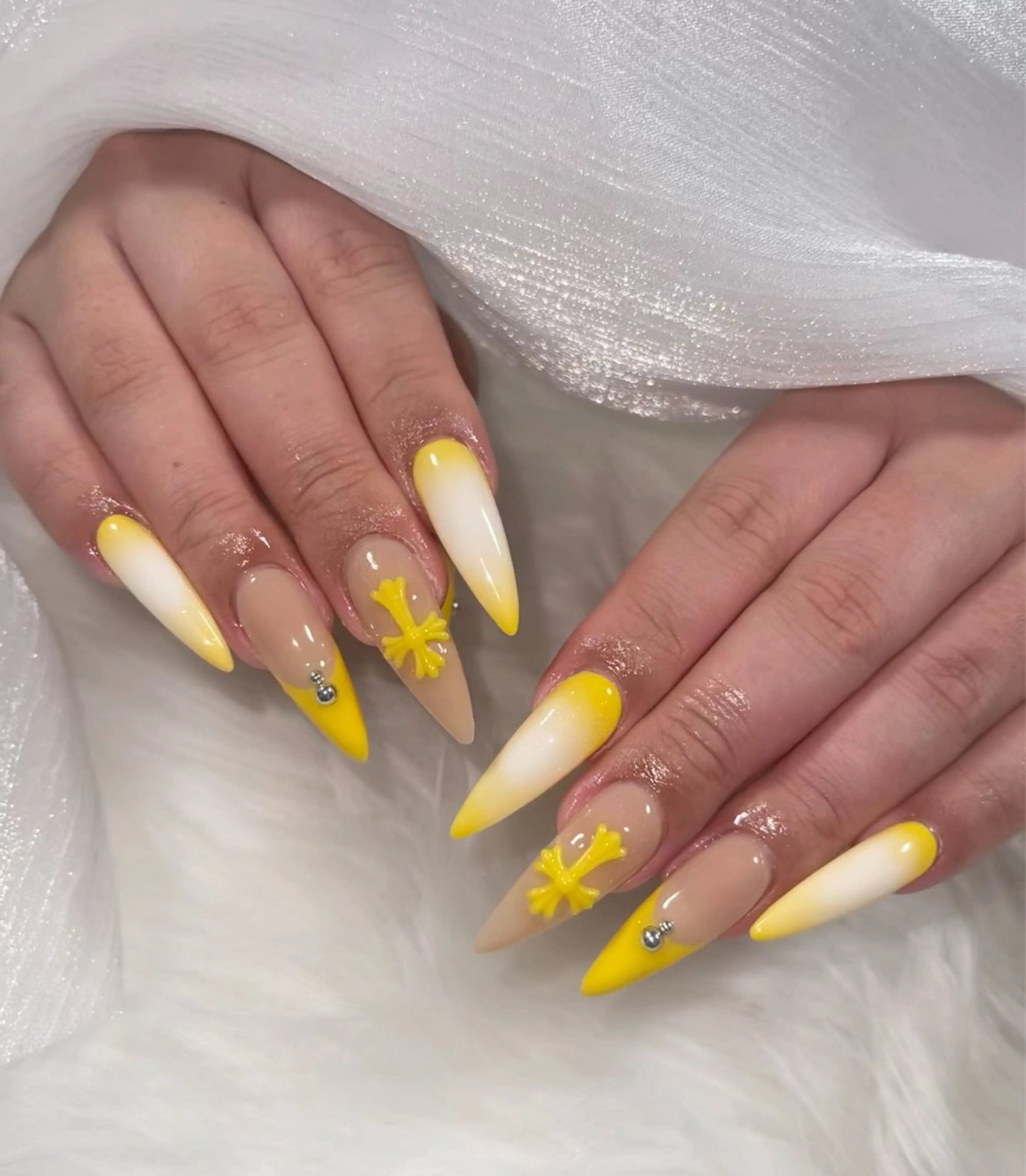 ネイル アートネイル グラデーション キラキラネイル ニュアンスネイル オフィスネイル ハンドネイル Amee Nail Salonのネイルデザイン