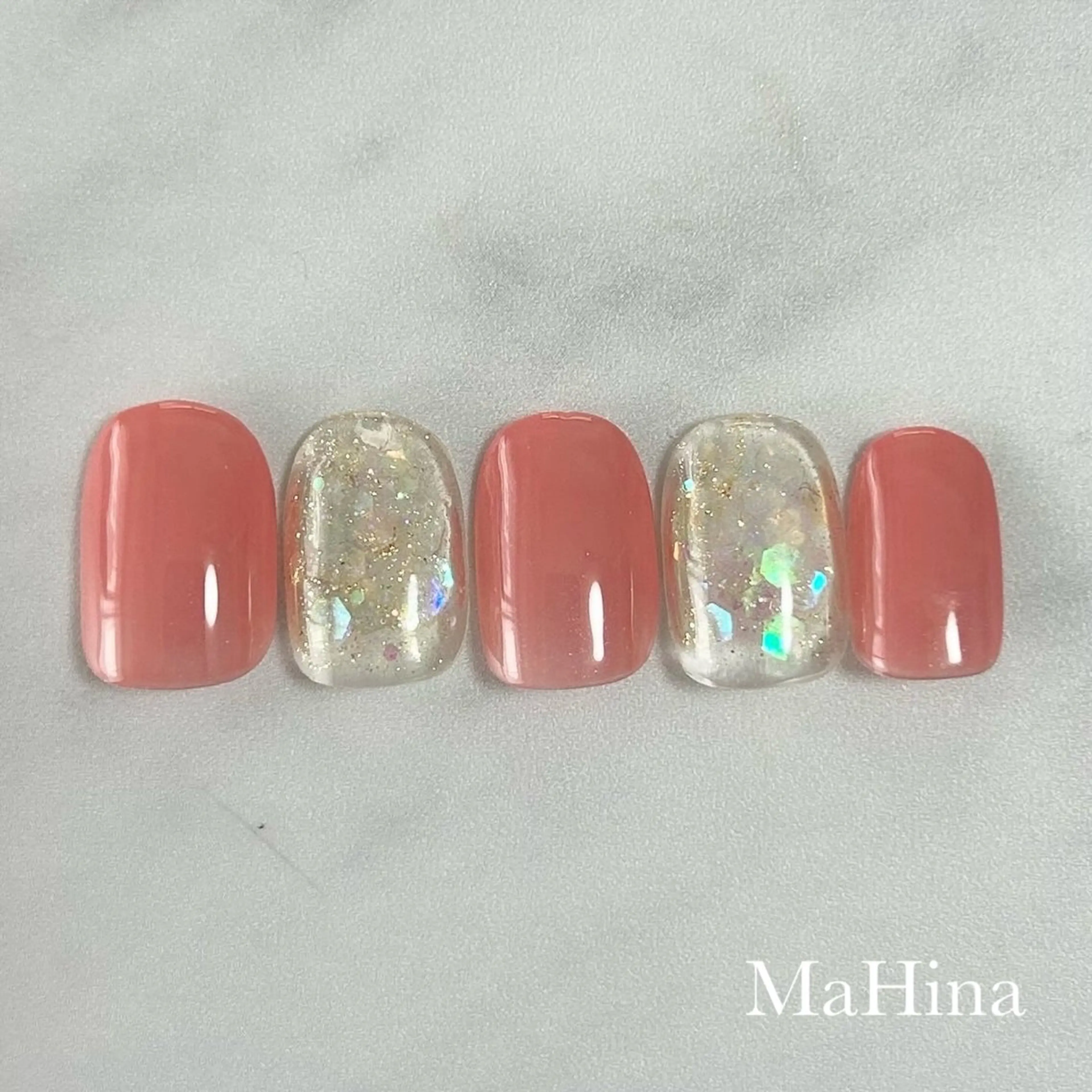 ネイル ジェルネイル ホログラムネイル キラキラネイル マグネットネイル ワンカラーネイル ハンドネイル MaHina🌙 salonのネイルデザイン