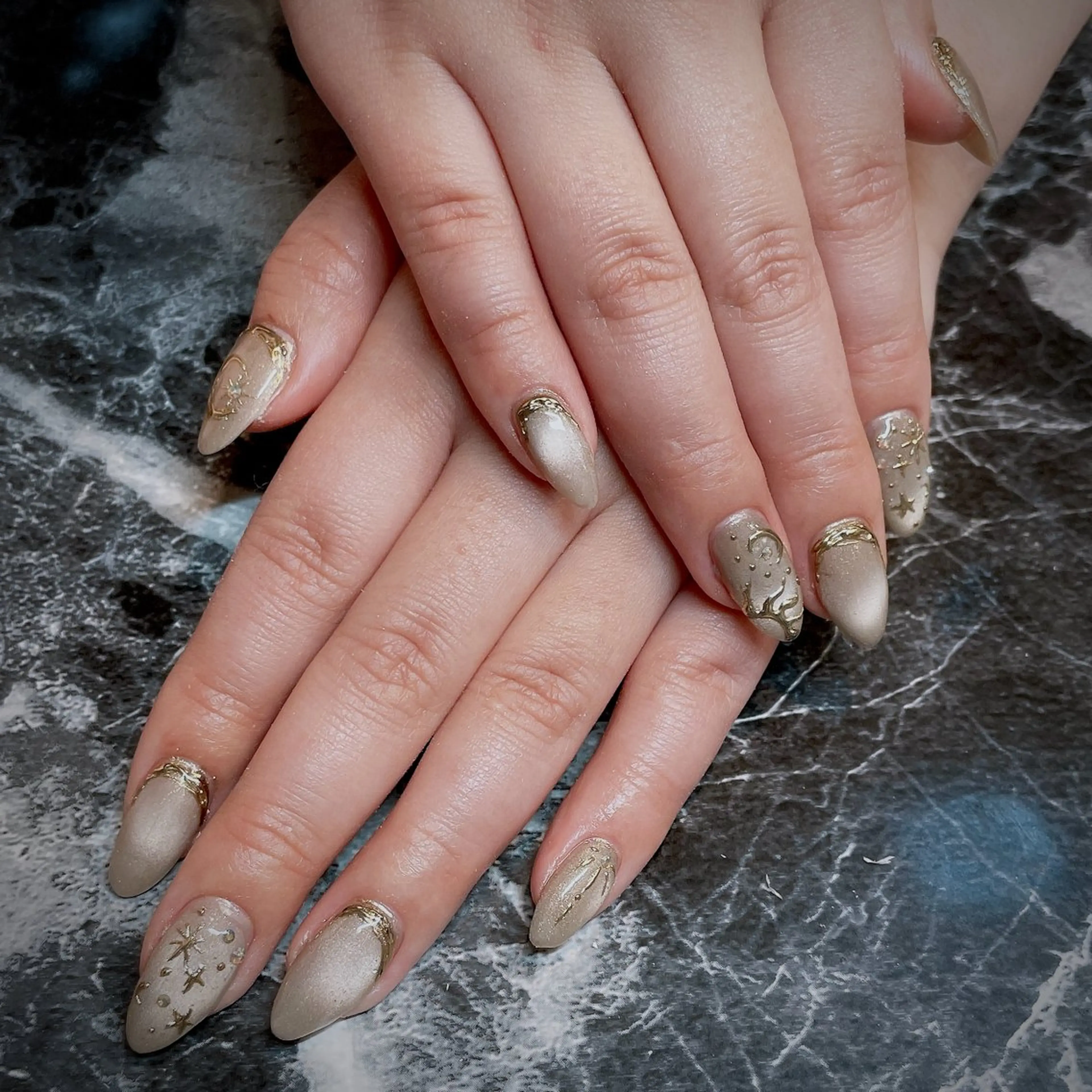 ネイル マグネットネイル ハンドネイル 大塚 晃花のネイルデザイン