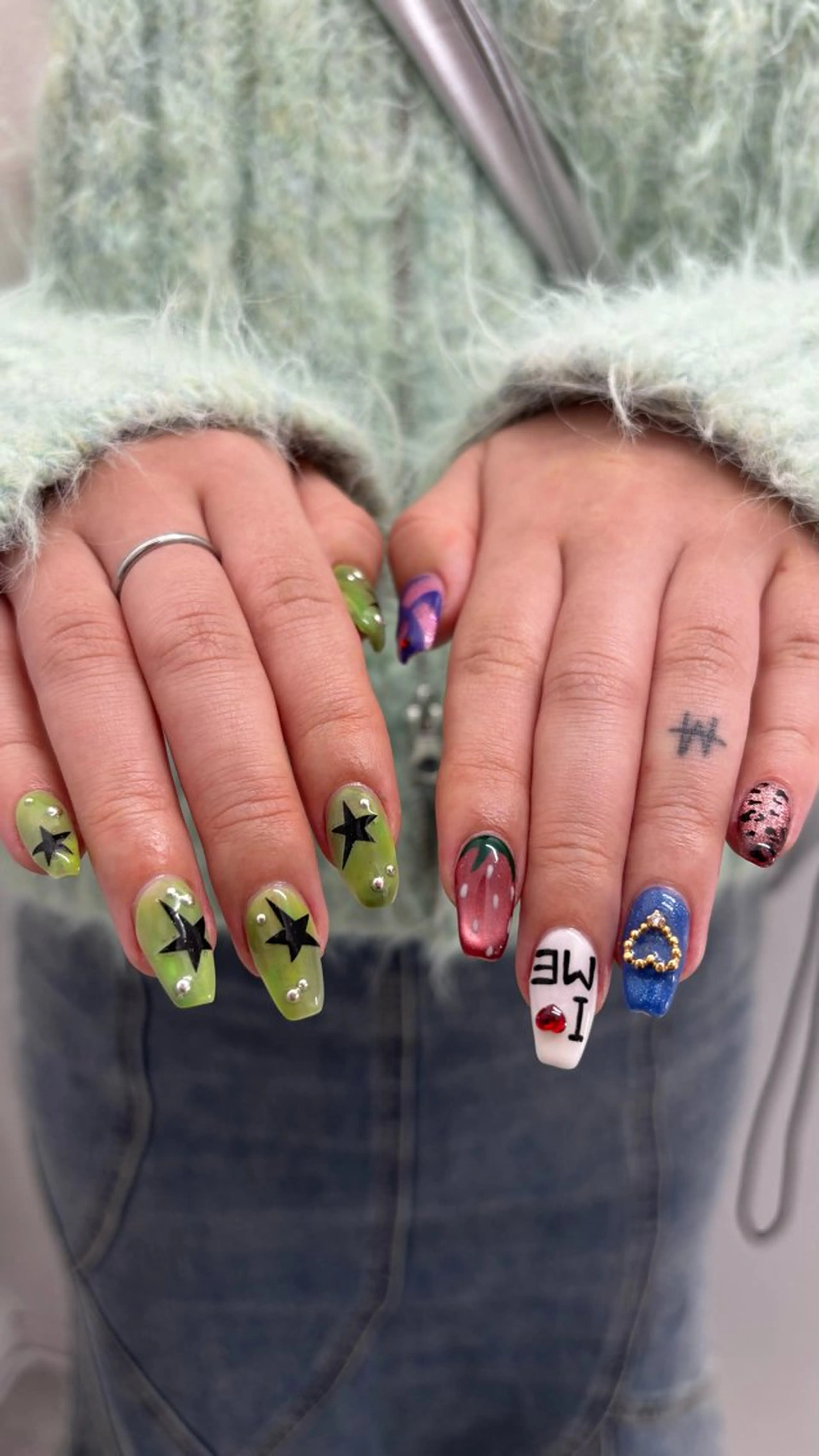 ネイル ハンドネイル Queen所属・伊藤 梨恋のネイルデザイン