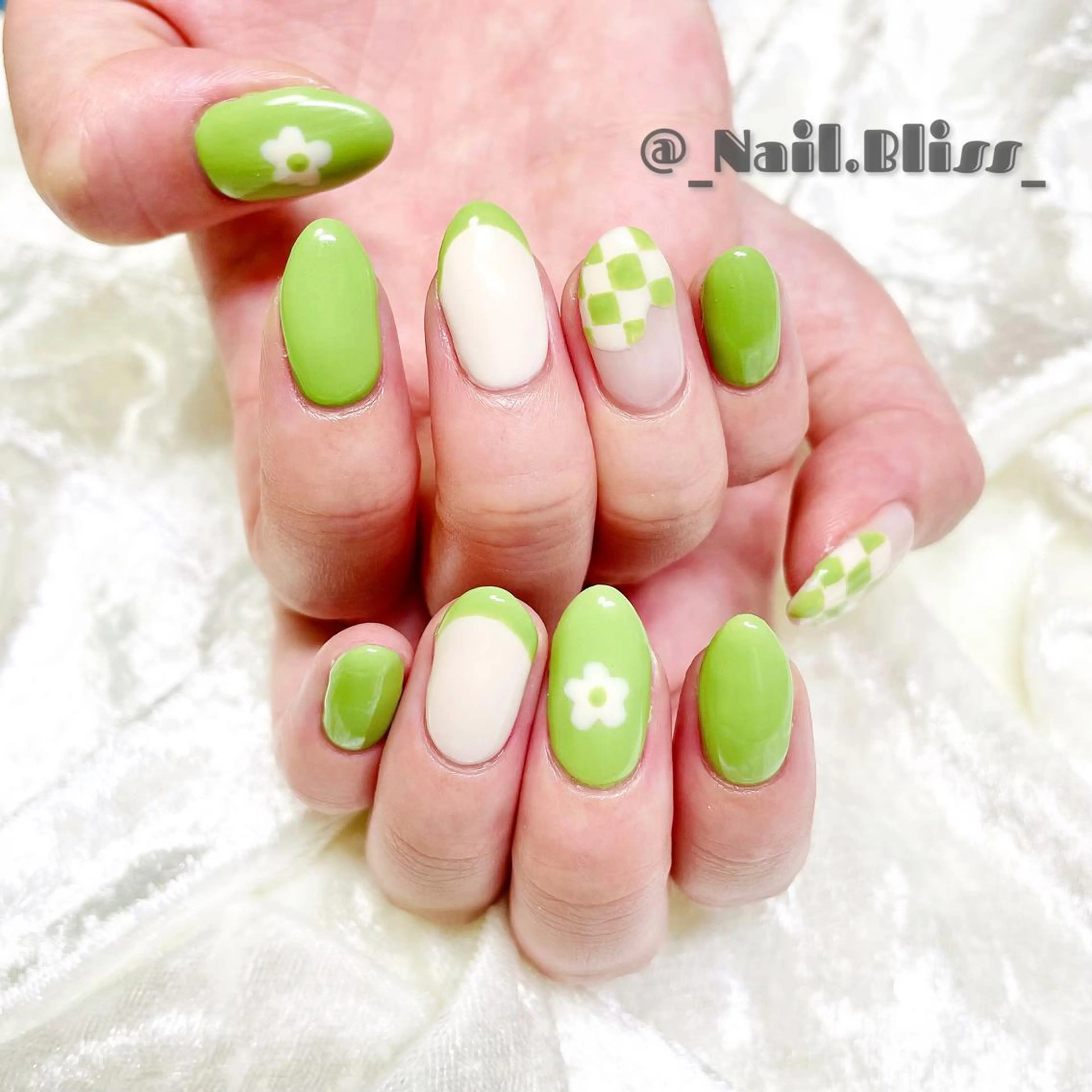 ネイル フレンチネイル ハンドネイル NAIL BLISSのネイルデザイン