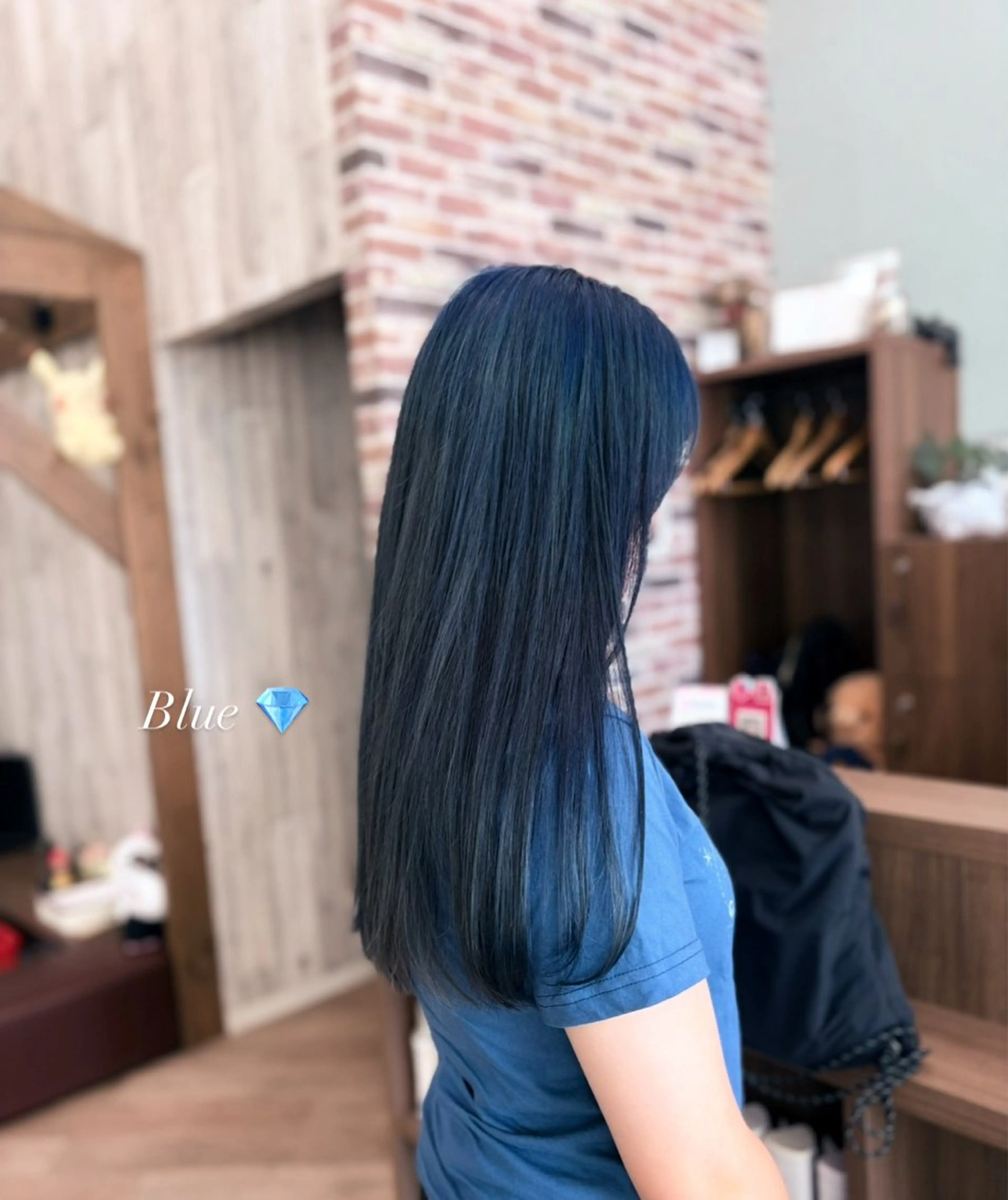 ロング カラー ブルーカラー シミズ カエデ🍁のヘアスタイル