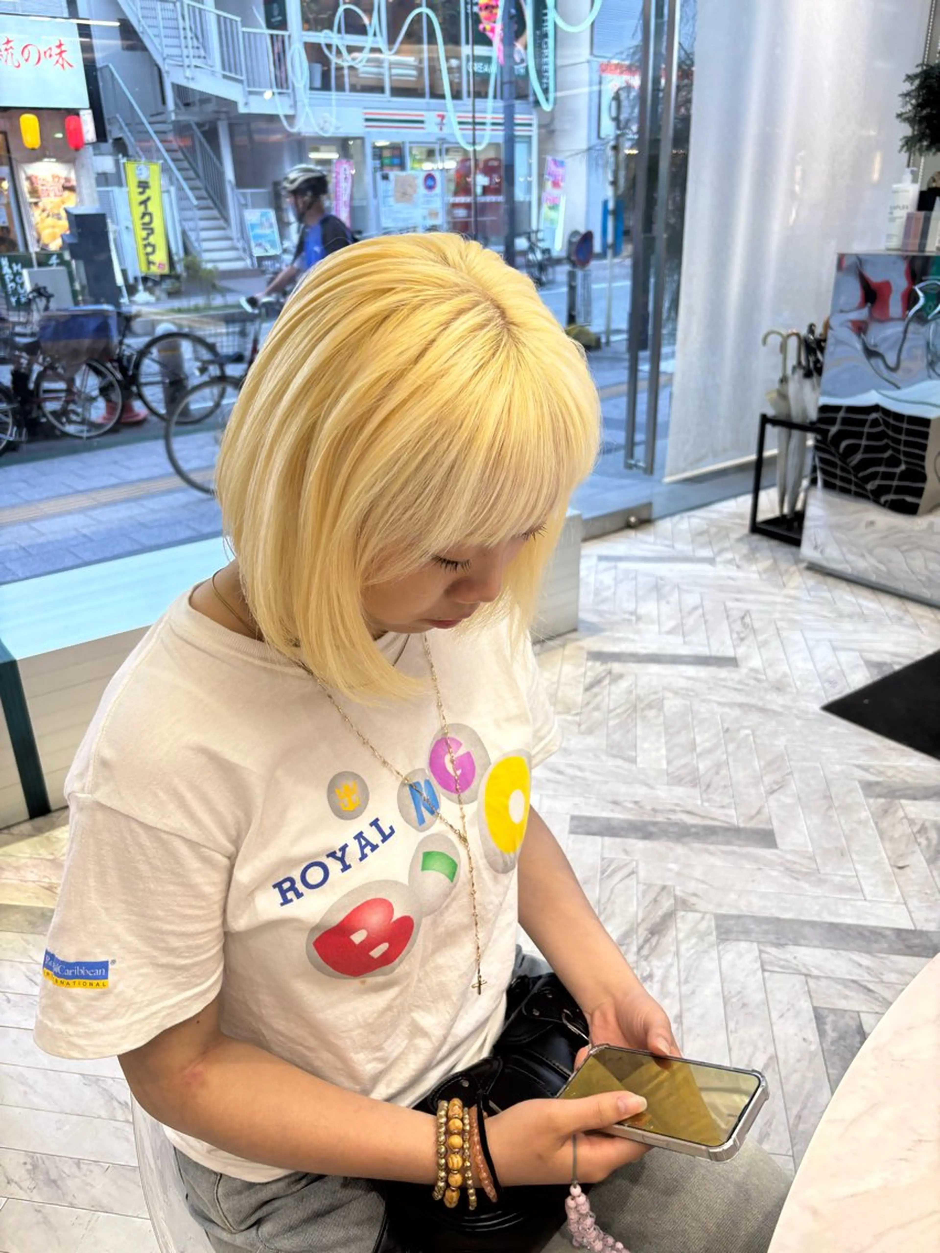 カラー ブリーチ ケアブリーチ デザインカラー ダブルカラー イヤリングカラー 酸性ストレート /ハイトーン/つばさのヘアスタイル