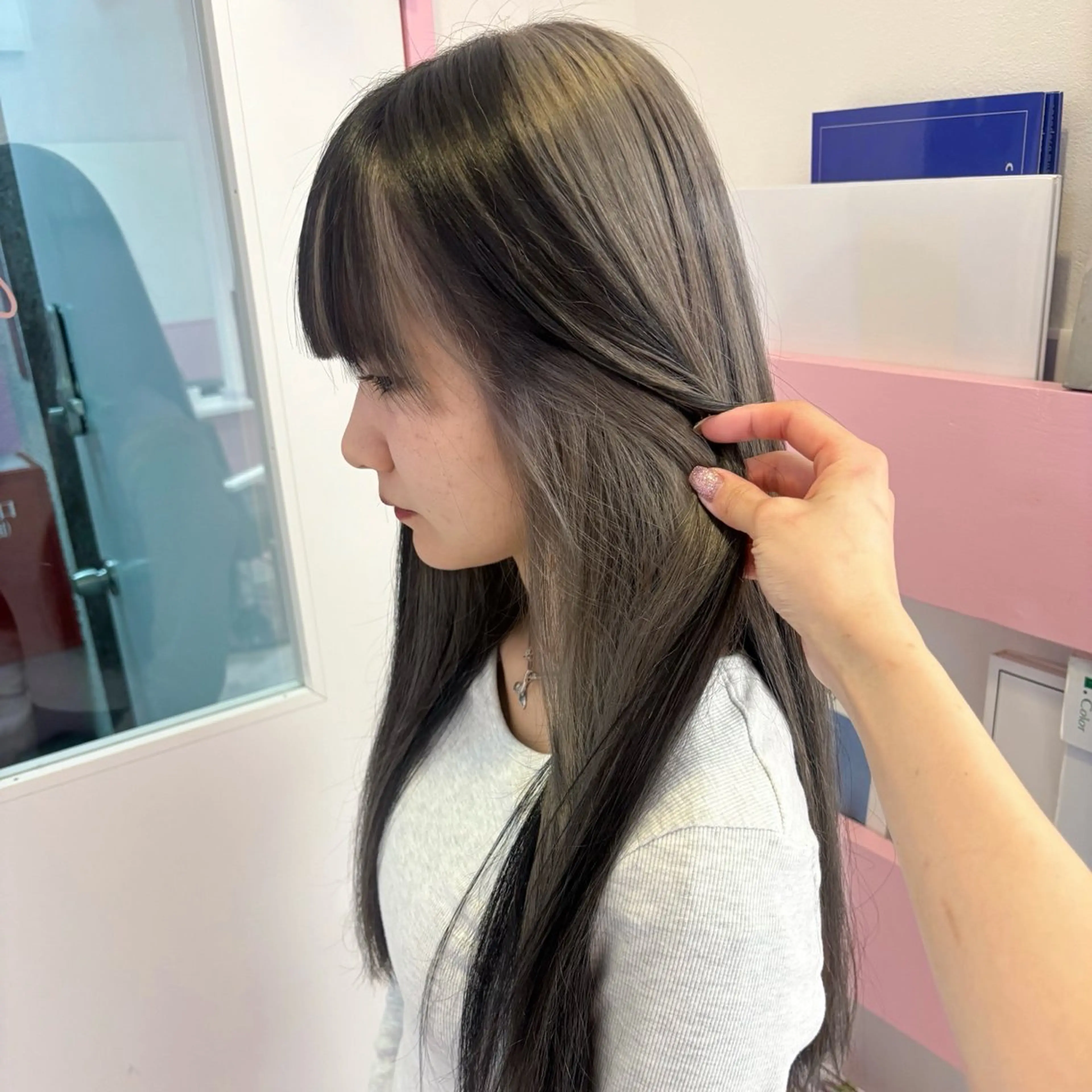 ロング カラー メイ ☪️のヘアスタイル