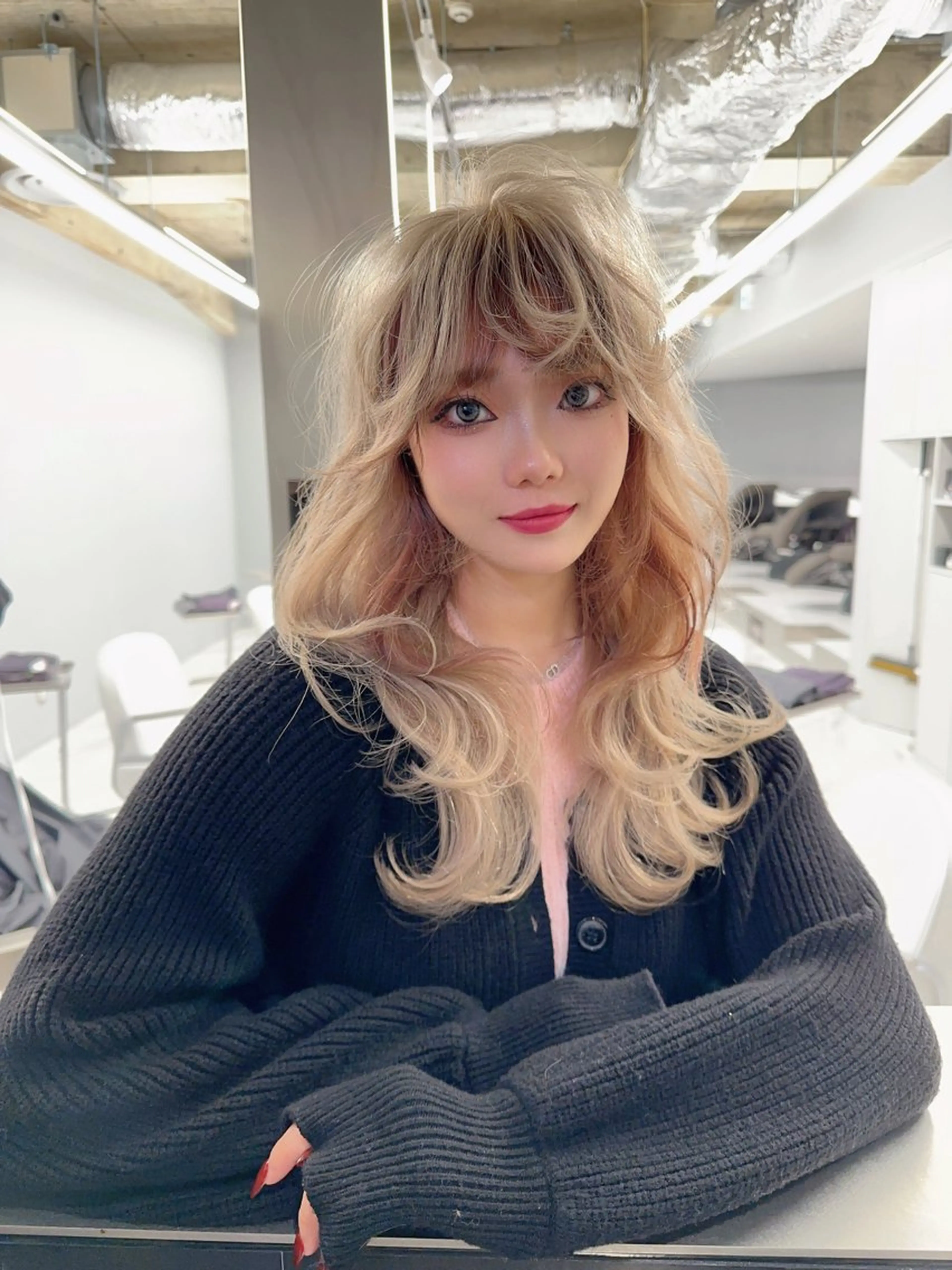 セミロング カラー 新宿店長 🦄ブリーチYUGOのヘアスタイル