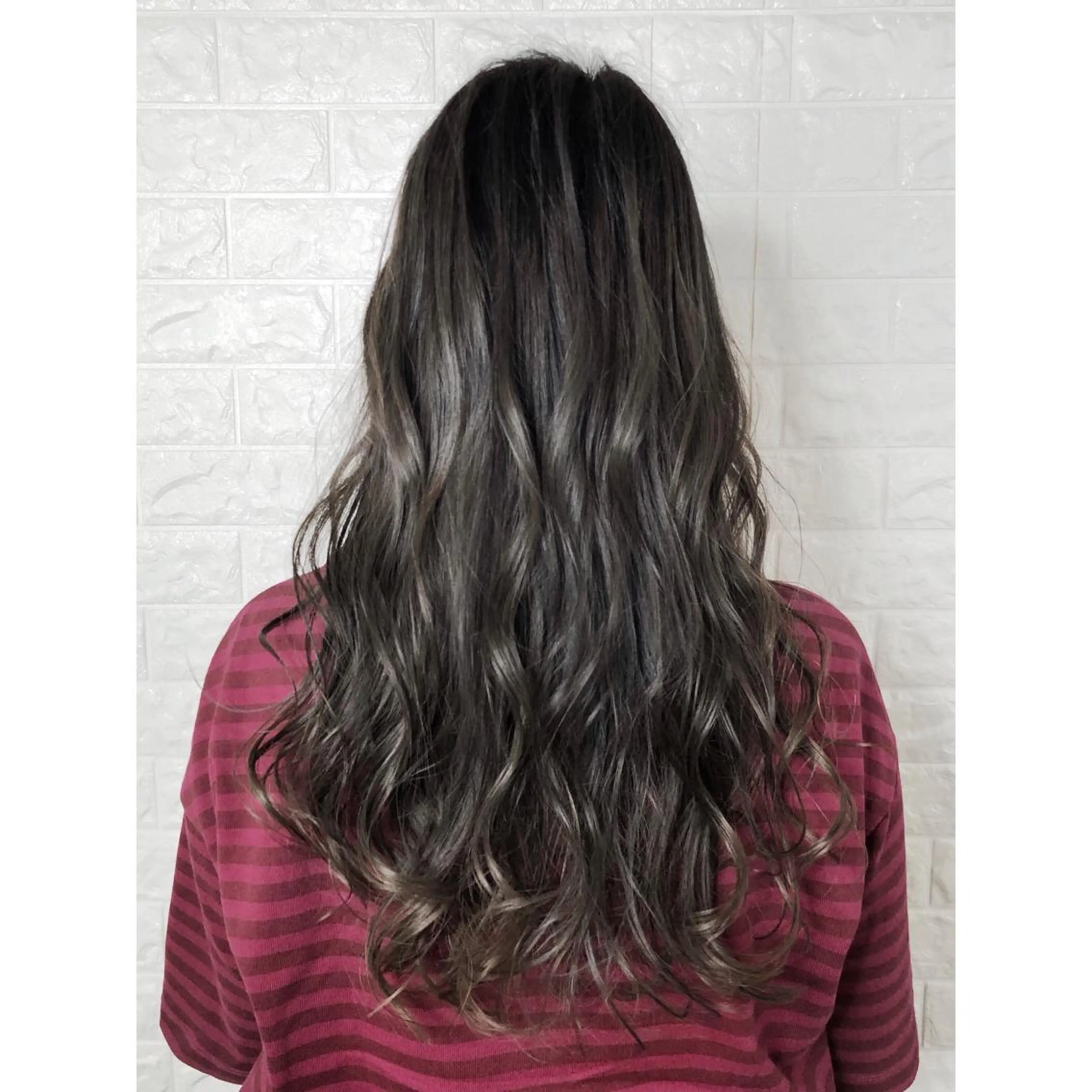 セミロング カラー 透明感カラー ダークグレー ダークグレージュ グレージュ ハイライトカラー カット ヘアカラー トリートメント ヘッドスパ 髪質改善特化KIZU /艶髪研究（京都）のヘアスタイル